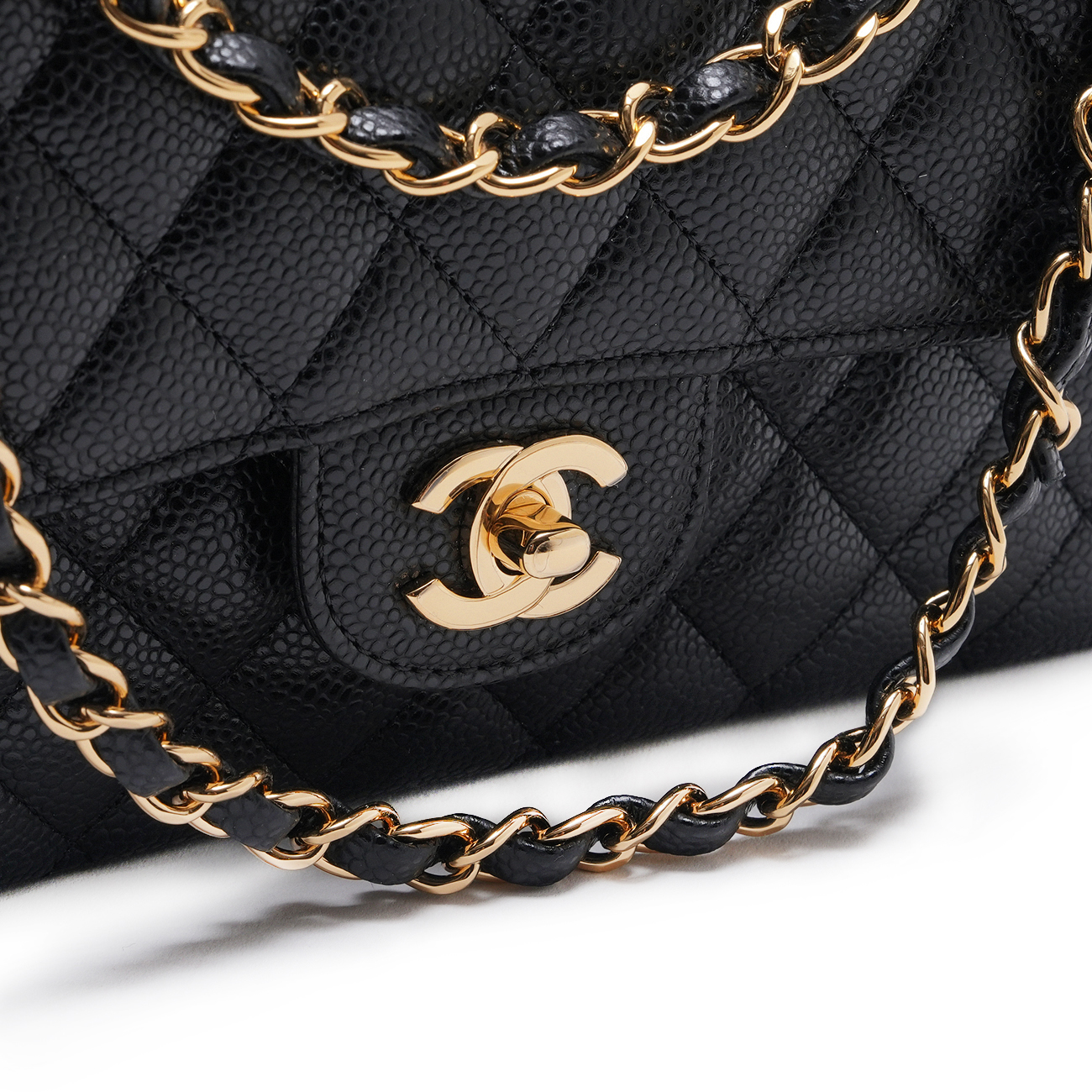 CHANEL(USED)샤넬 캐비어 클래식 미듐 플랩백