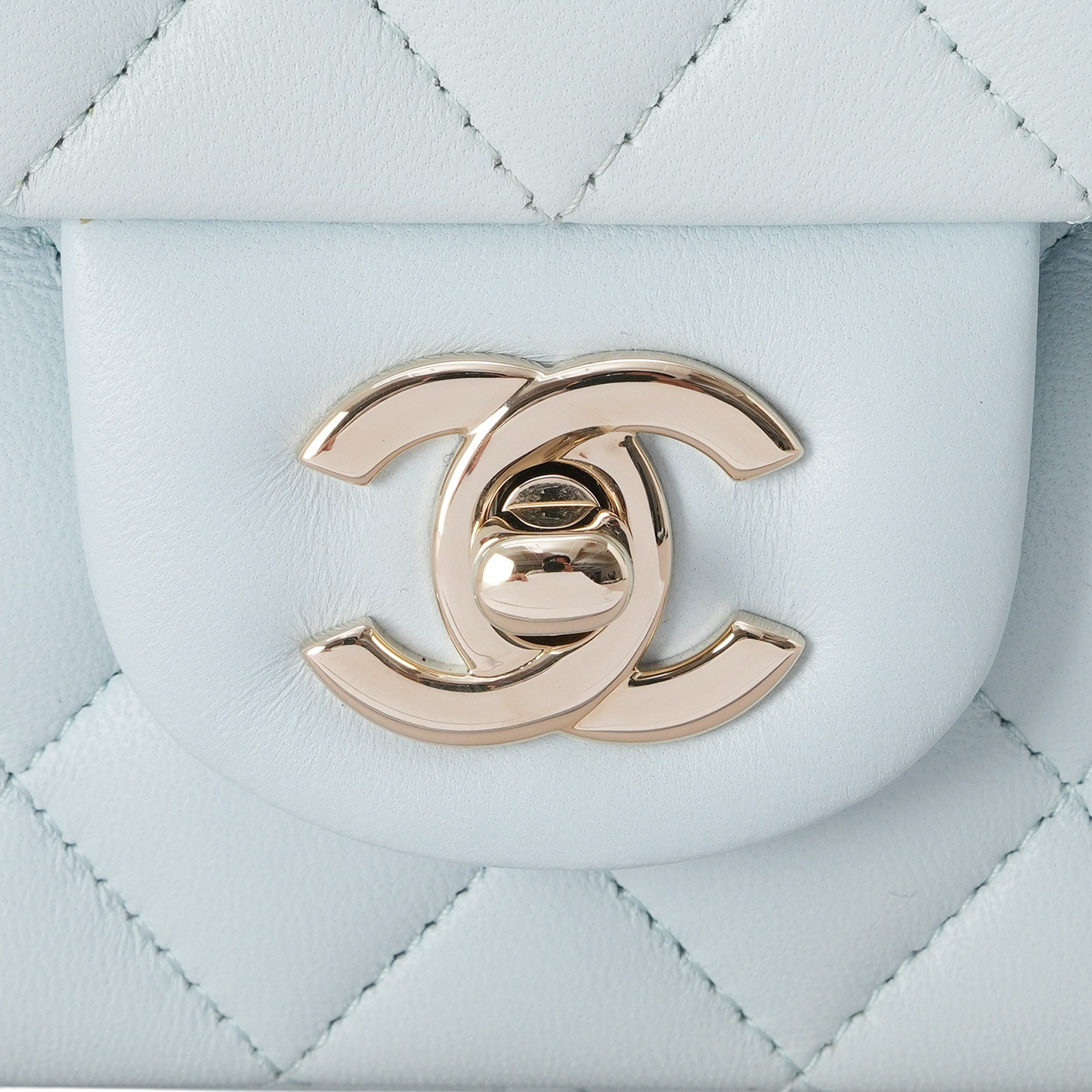 CHANEL(USED)샤넬 램스킨 클래식 뉴미니 탑 핸들백