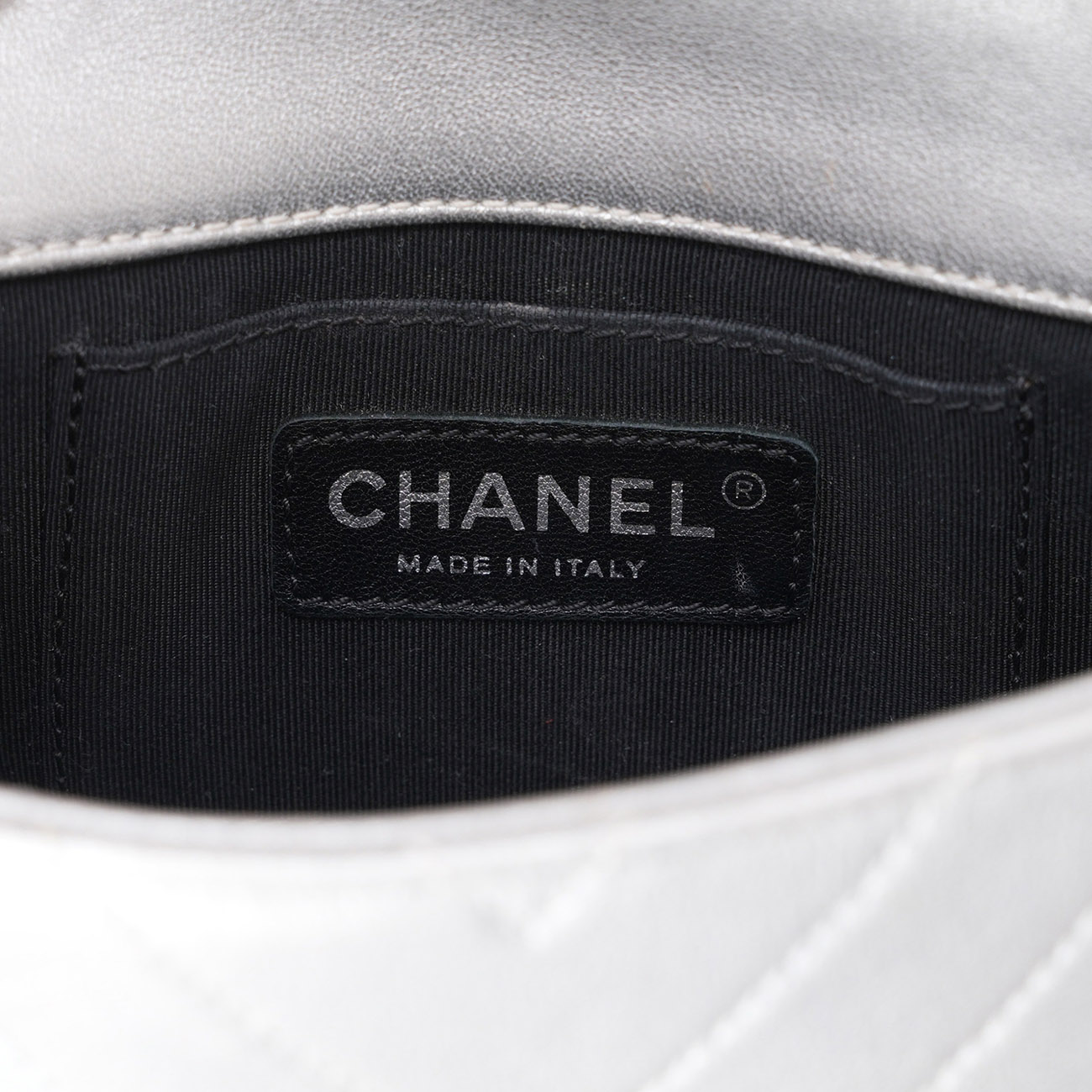 CHANEL(USED)샤넬 시즌 체인 쉐브론 미니 플랩백
