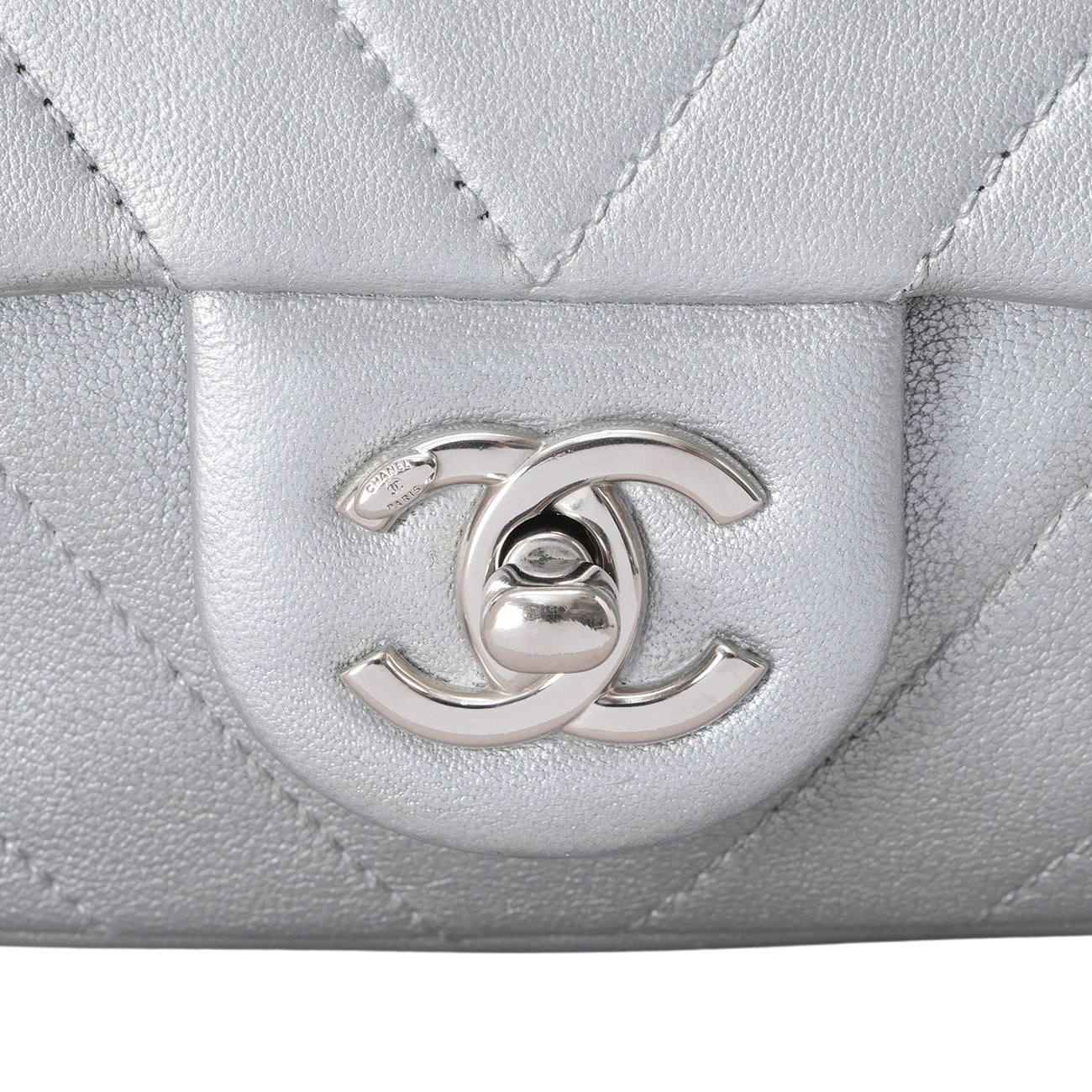 CHANEL(USED)샤넬 시즌 체인 쉐브론 미니 플랩백