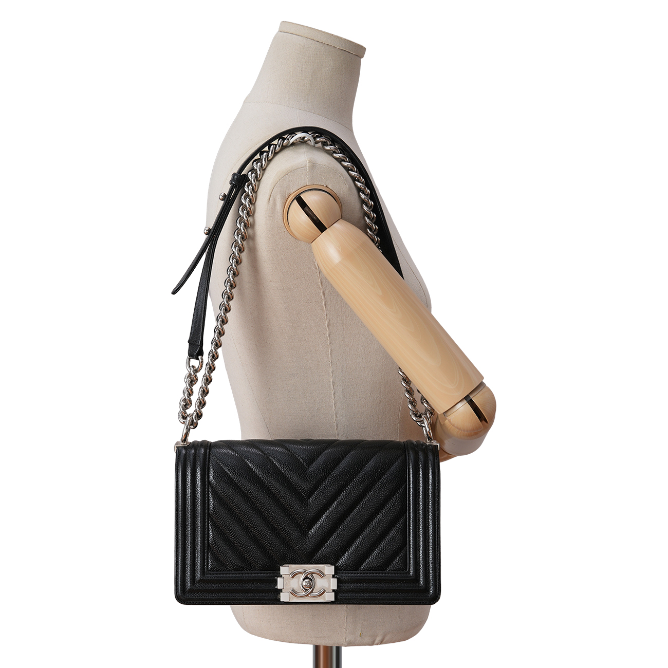 CHANEL(USED)샤넬 A67086 캐비어 쉐브론 보이백 미듐