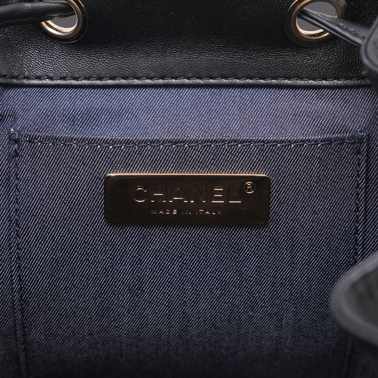 CHANEL(USED)샤넬 AS0325 램스킨 CC로고 플랩 백팩