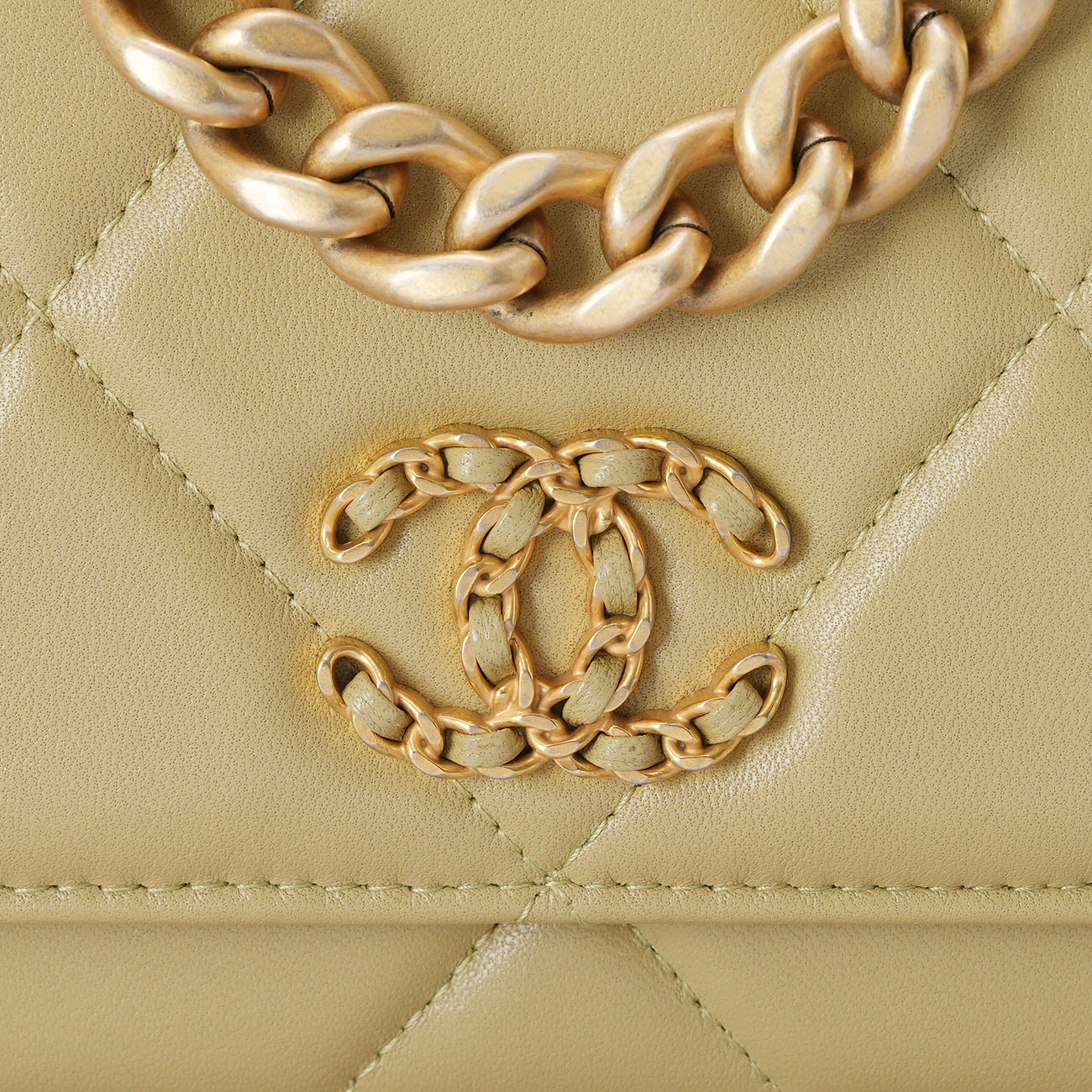 CHANEL(USED)샤넬 19 WOC