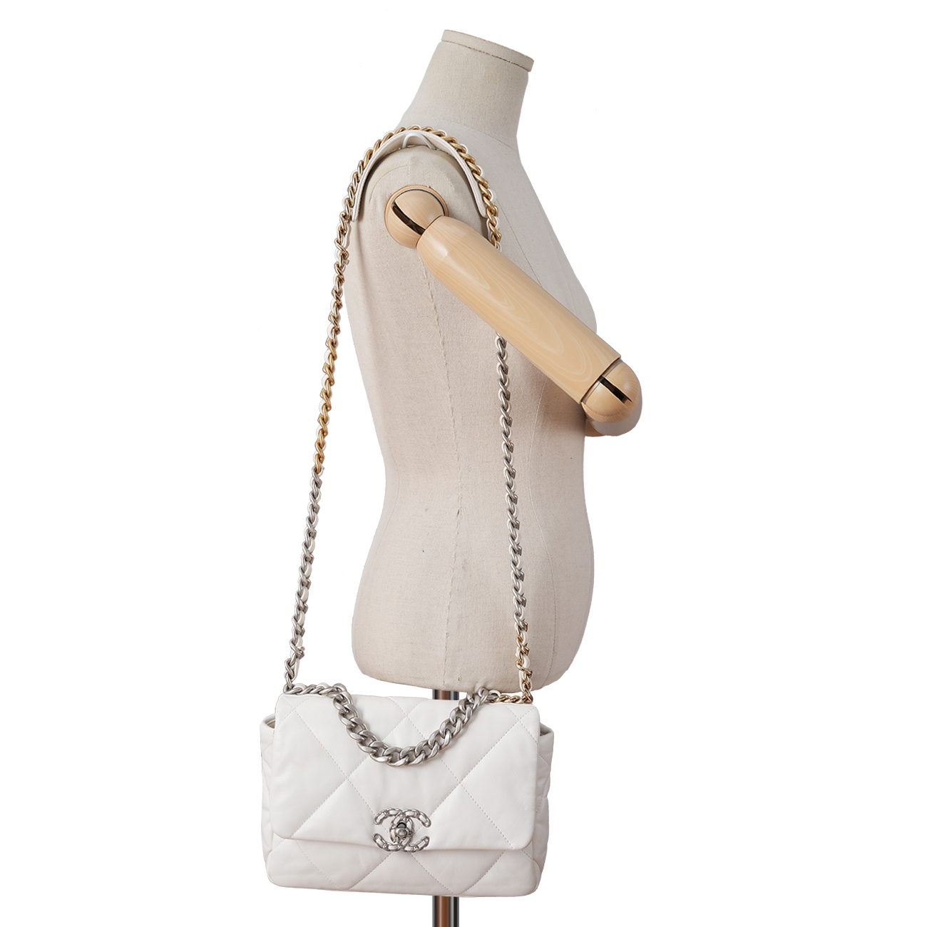 CHANEL(USED)샤넬 19백 미듐 화이트