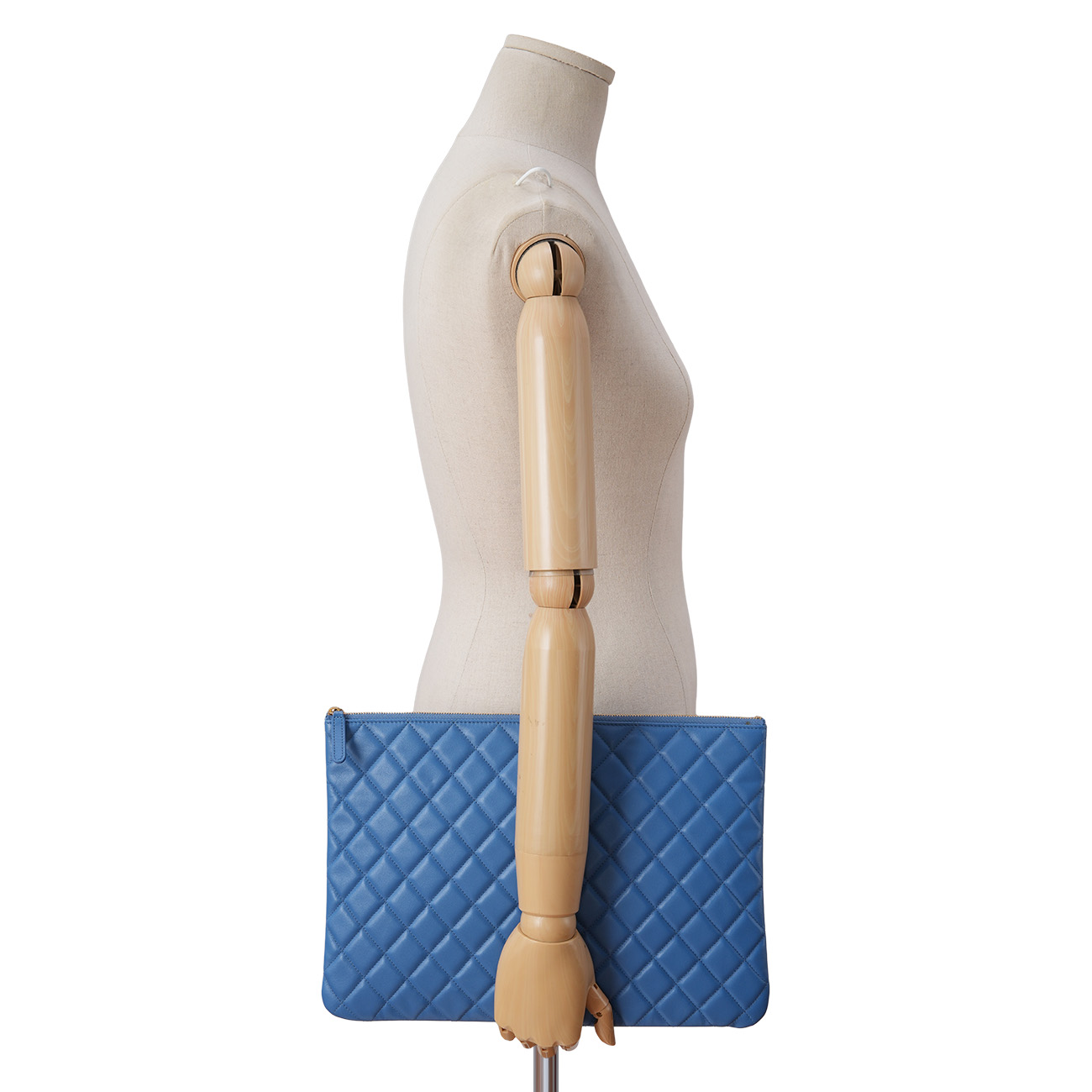 CHANEL(USED)샤넬 A82252 샤넬 클래식 램스킨 클러치 뉴미듐