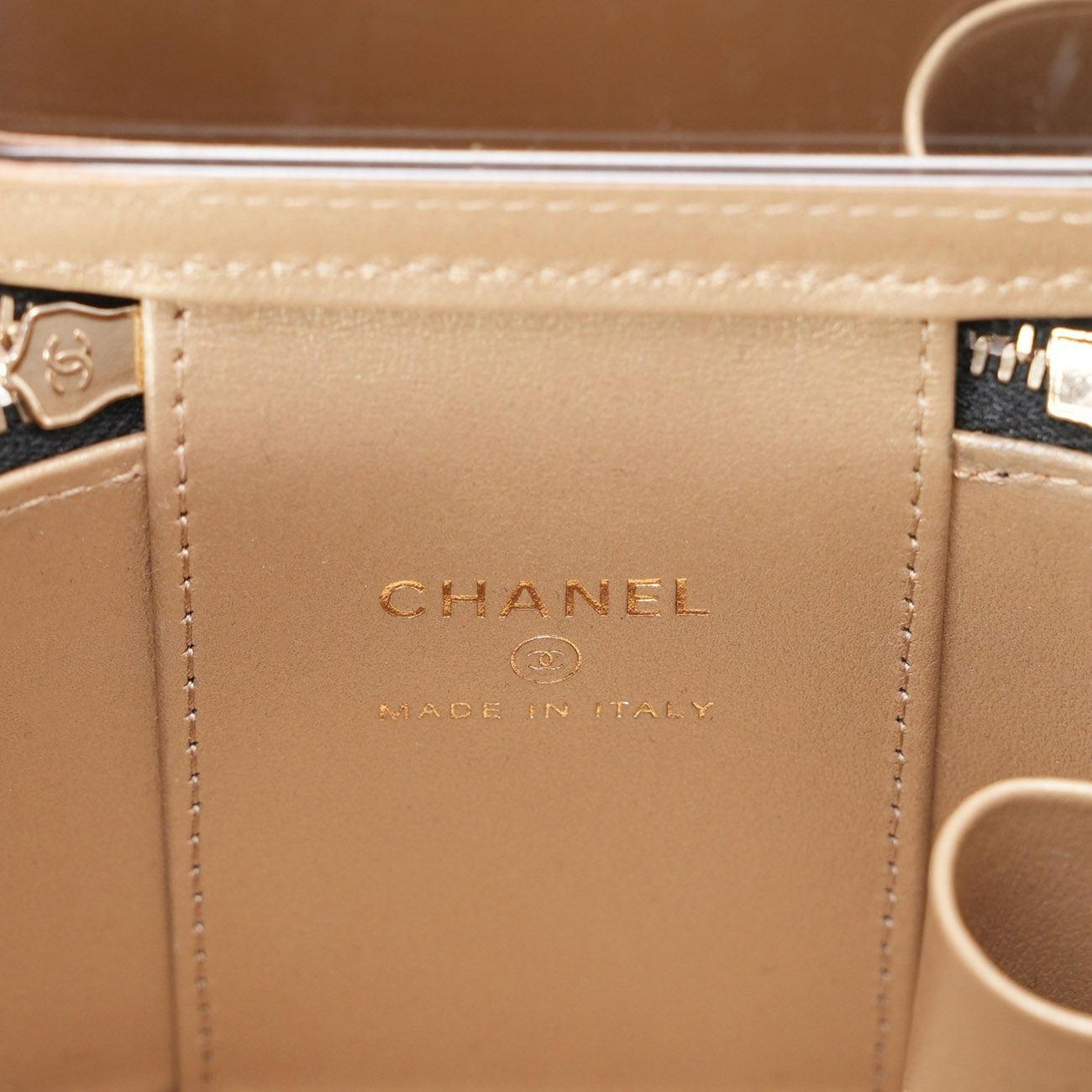 CHANEL(USED)샤넬 AP1447 램스킨 체크볼 베니티 미니