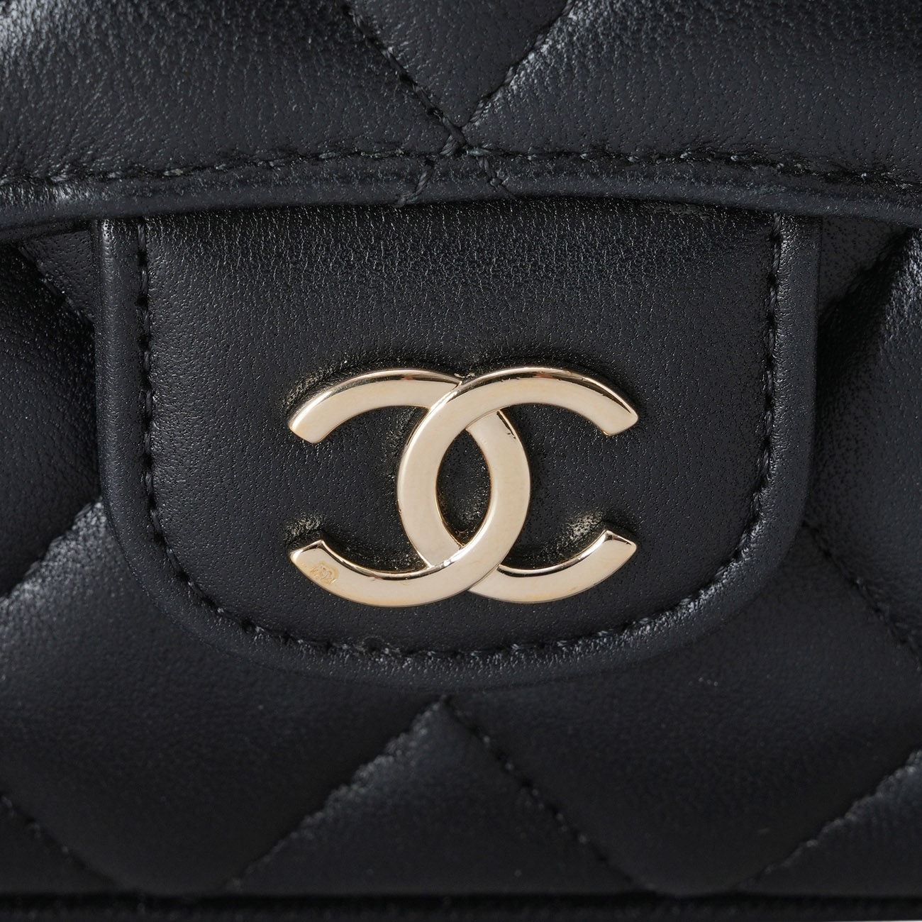 CHANEL(USED)샤넬 AP2682 탑핸들 미니 램스킨 체인 크로스백