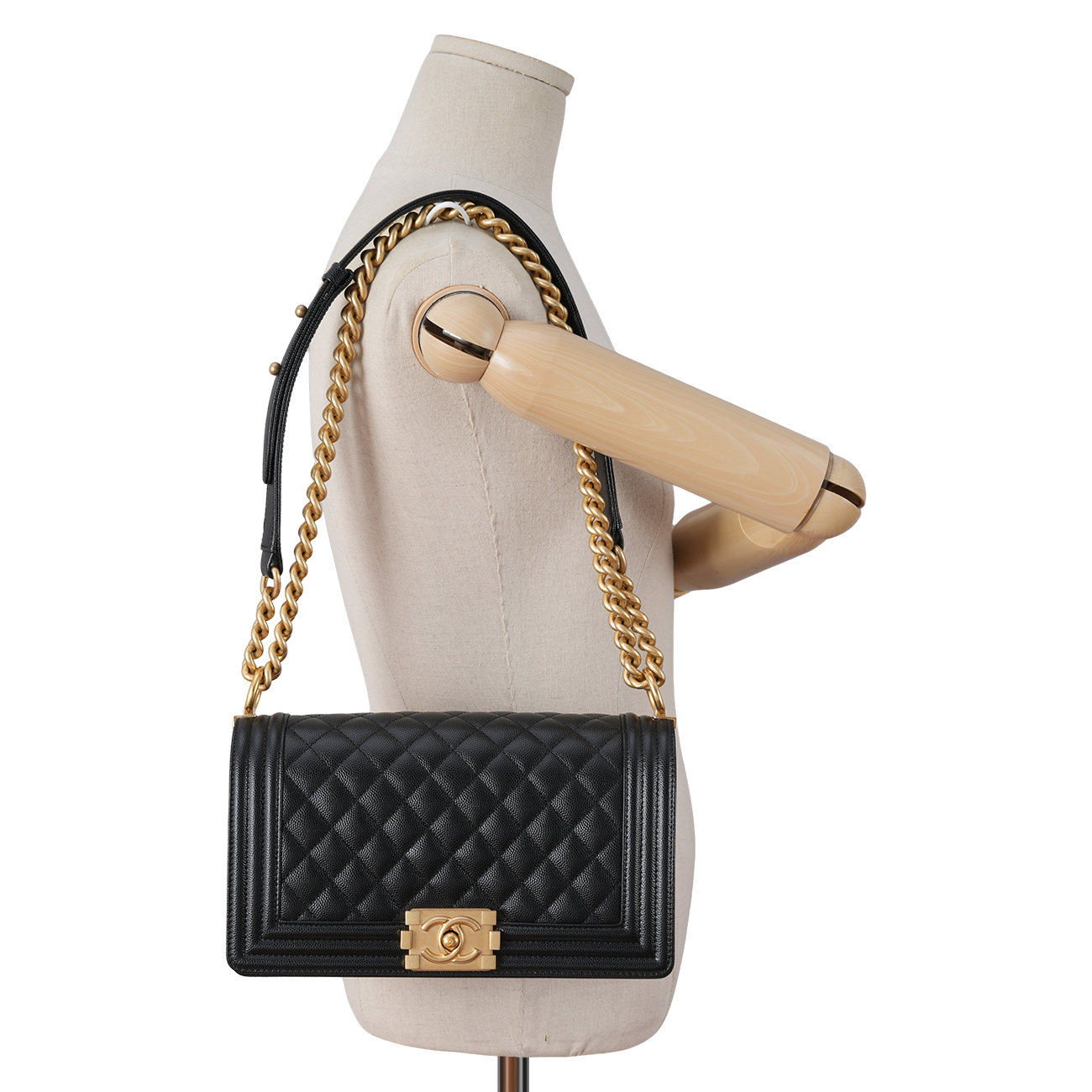 CHANEL(USED)샤넬 A67086 캐비어 보이백 미듐