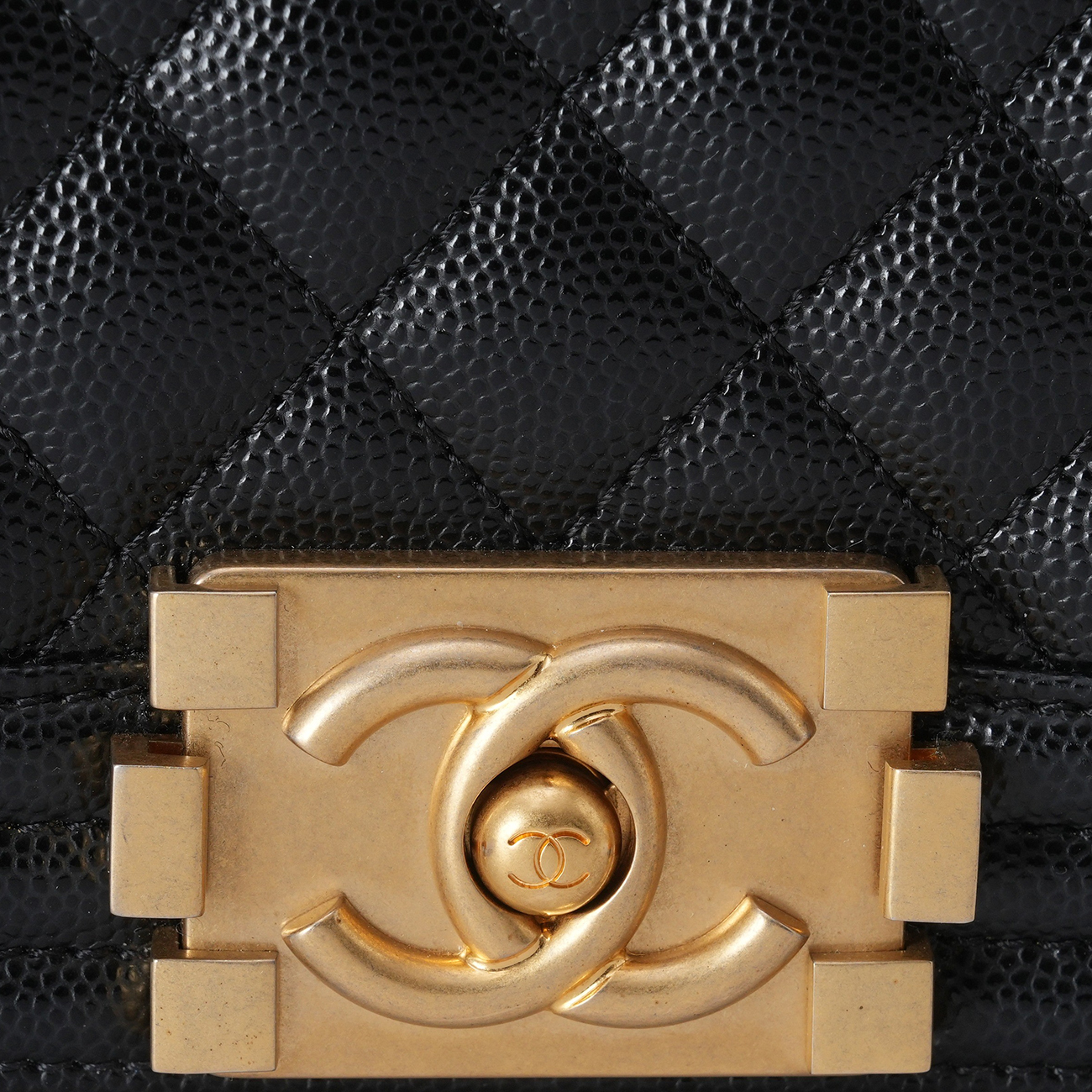 CHANEL(USED)샤넬 A67086 캐비어 보이백 미듐