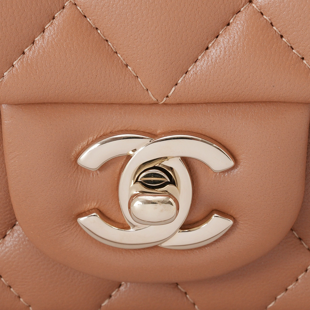 CHANEL(USED)샤넬 램스킨 클래식 쁘띠삭