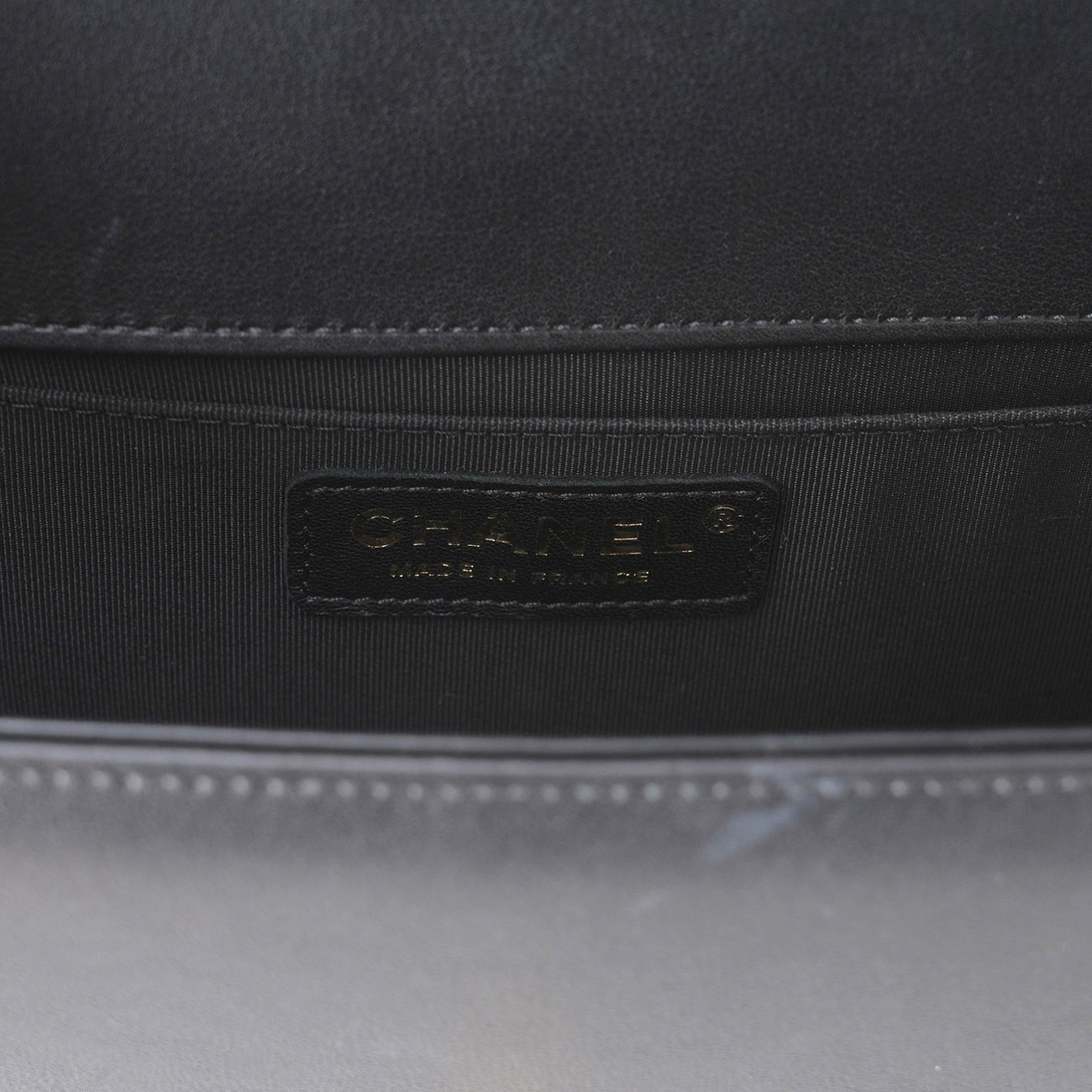 CHANEL(USED)샤넬 쉐브론 보이샤넬 미듐 플랩백