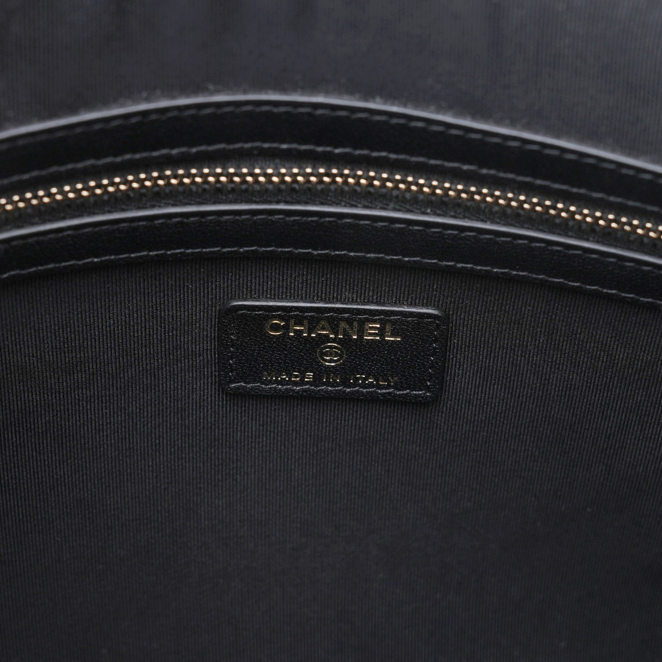 CHANEL(USED)샤넬 마드모아젤 뉴미듐 클러치