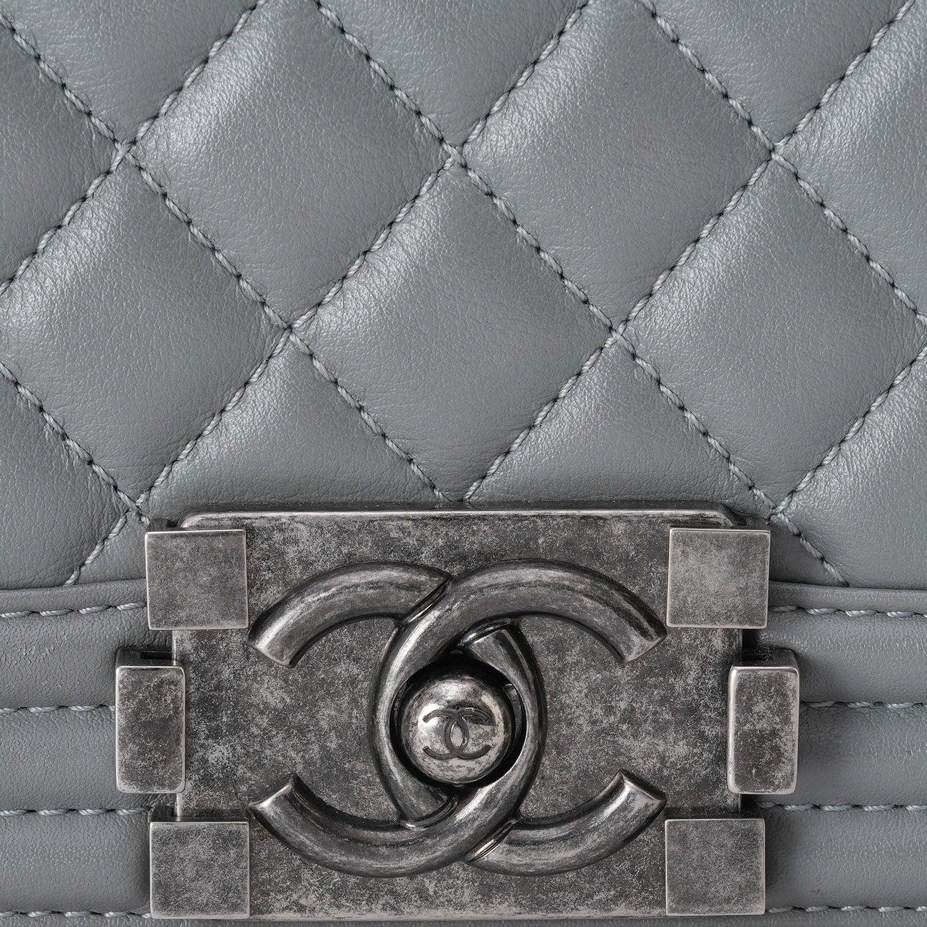 CHANEL(USED)샤넬 보이샤넬 미듐 플랩백