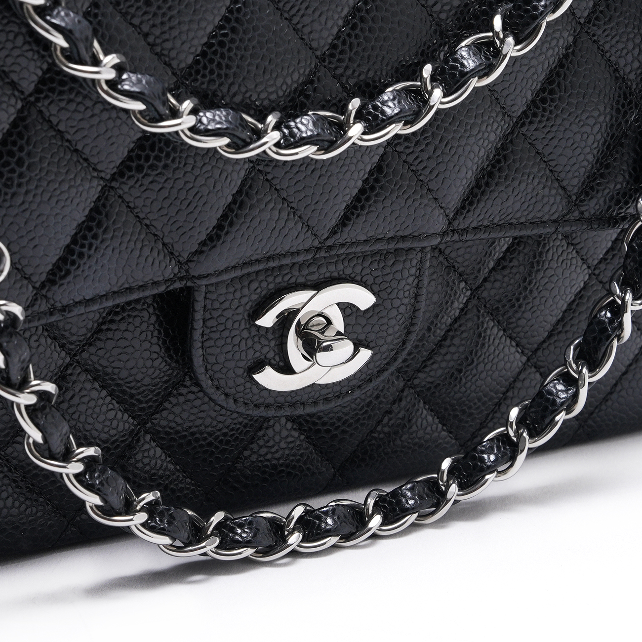 CHANEL(USED)샤넬 A01112 캐비어 클래식 미듐 플랩백