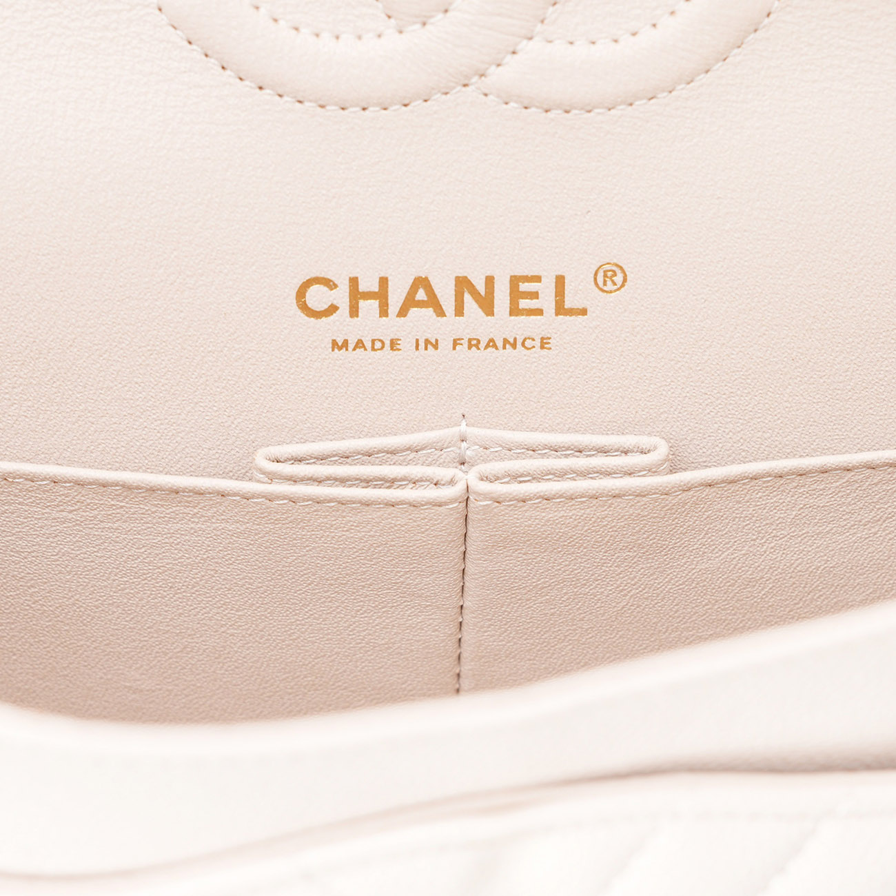 CHANEL(USED)샤넬 쉐브론 캐비어 클래식 미듐 플랩백