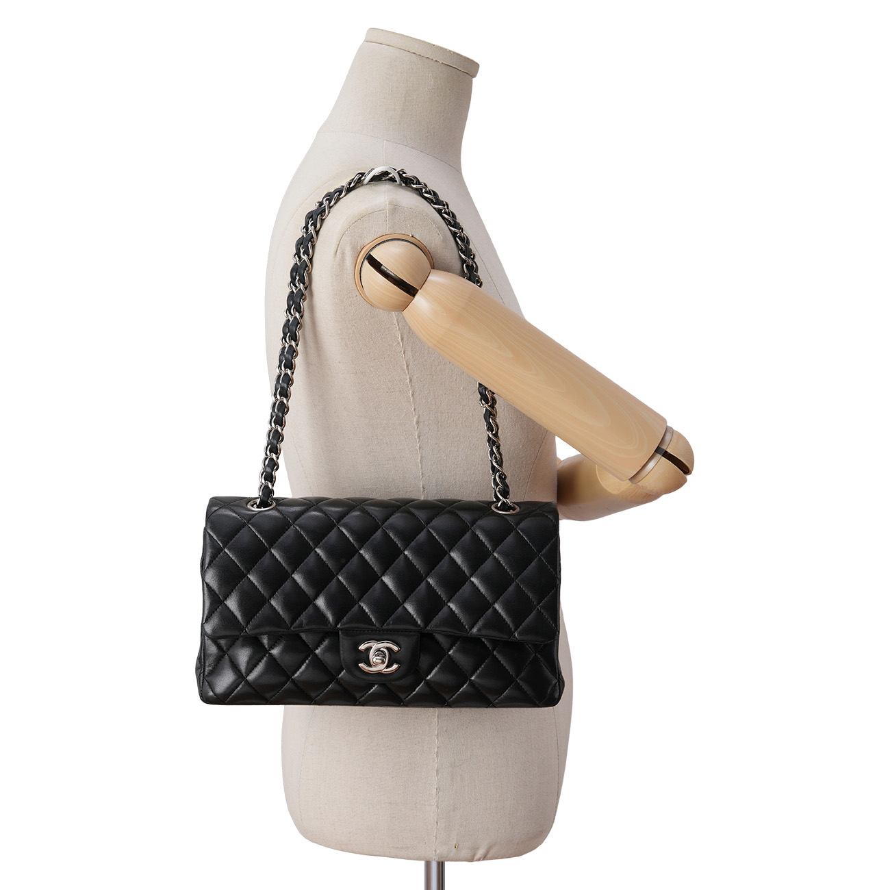 CHANEL(USED)샤넬 램스킨 클래식 미듐 플랩백
