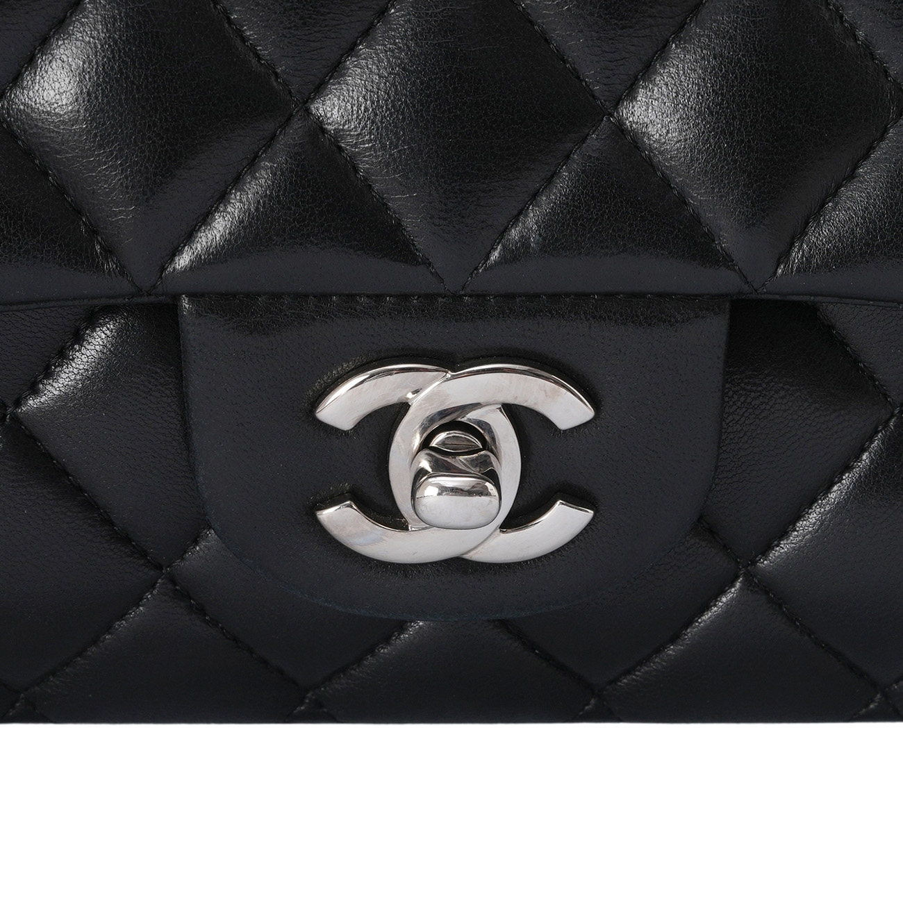CHANEL(USED)샤넬 램스킨 클래식 미듐 플랩백