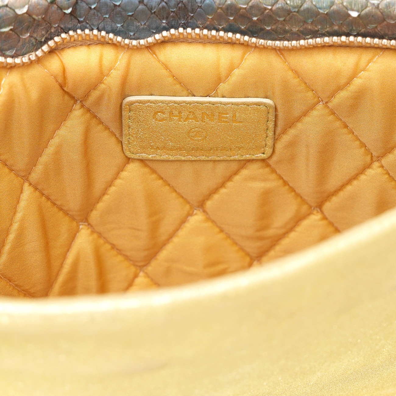 CHANEL(USED)샤넬 A82088 시즌 파이톤 플랩 클러치