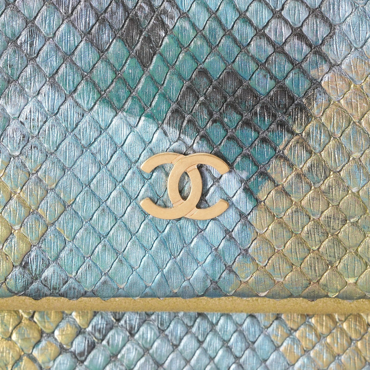 CHANEL(USED)샤넬 A82088 시즌 파이톤 플랩 클러치