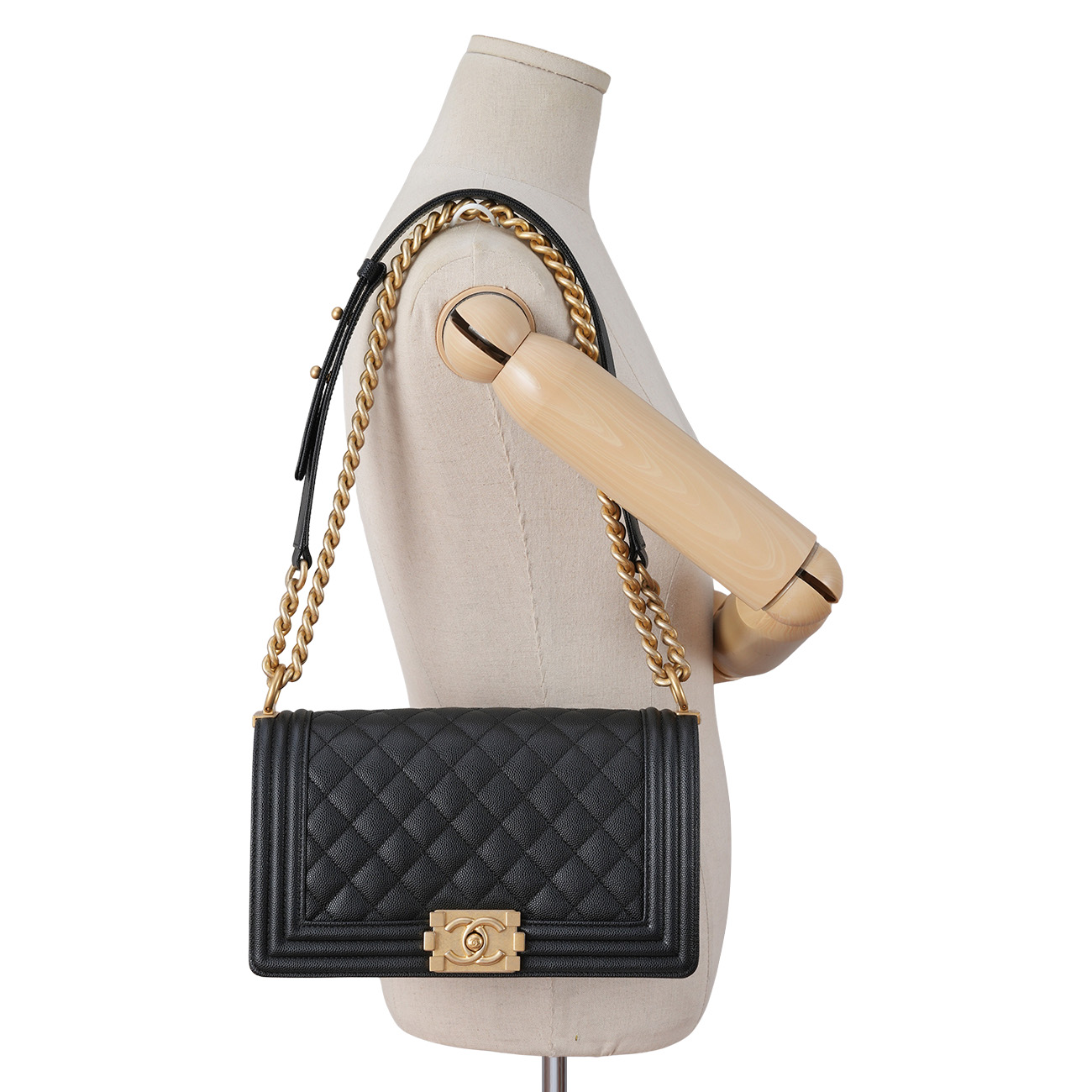 CHANEL(USED)샤넬 A67086 캐비어 보이백 미듐