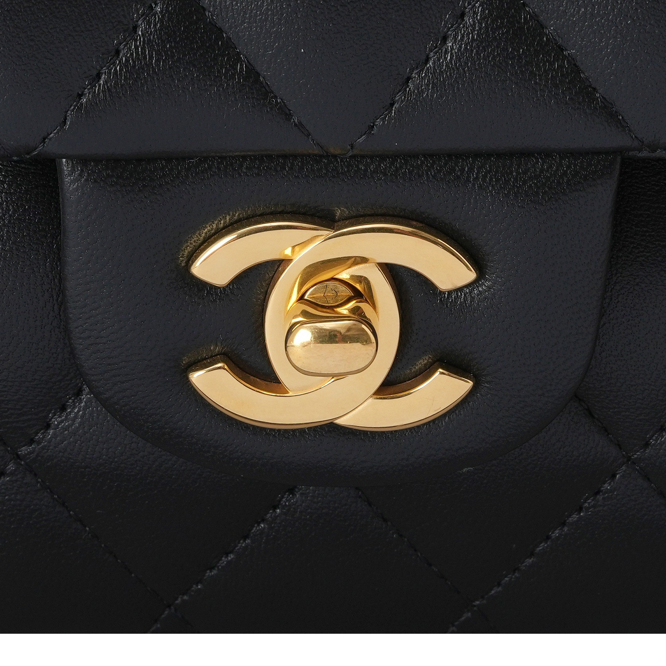 CHANEL(USED)샤넬 A01112 램스킨 클래식 미듐 플랩백