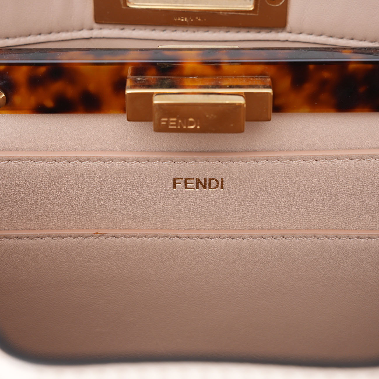 FENDI(USED)펜디 8BN321 피카부 I SEE U 미듐