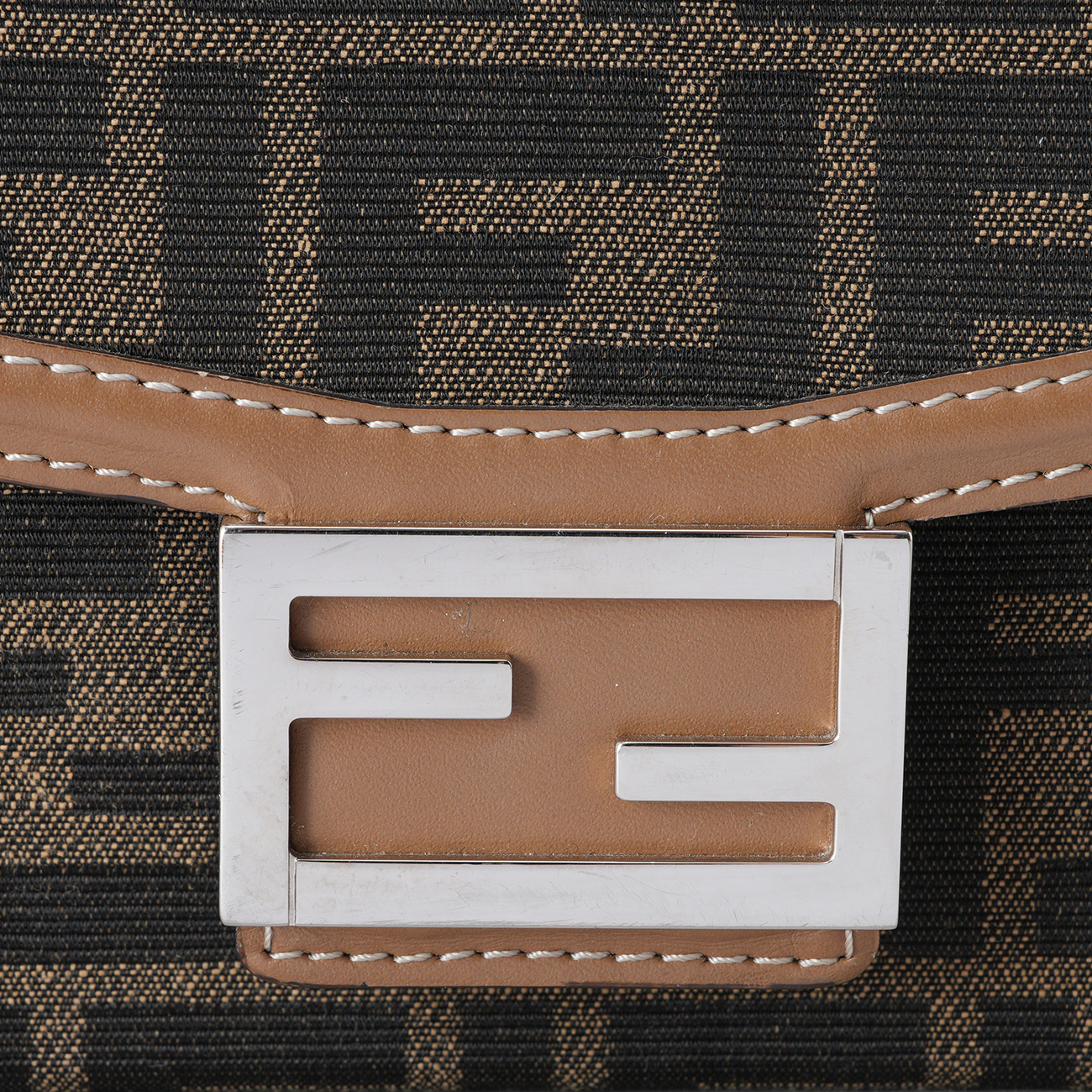 FENDI(USED)펜디 7VA565 소프트 트렁크 바게트 숄더백