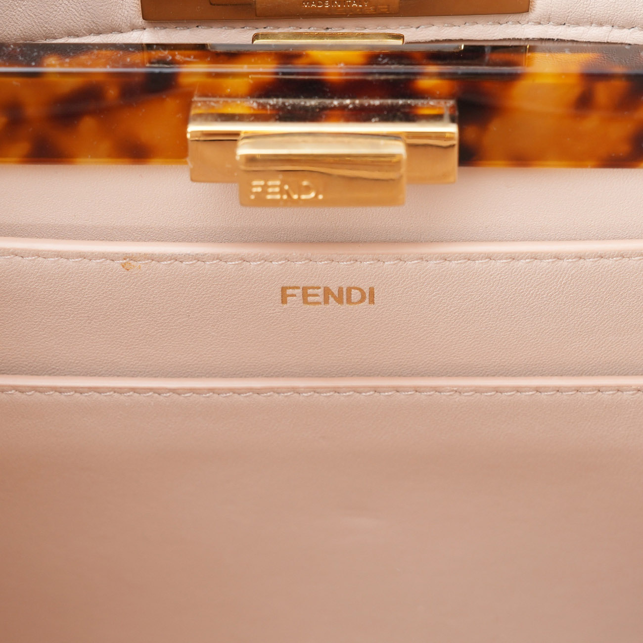 FENDI(USED)펜디 피카부 I SEE U 미듐