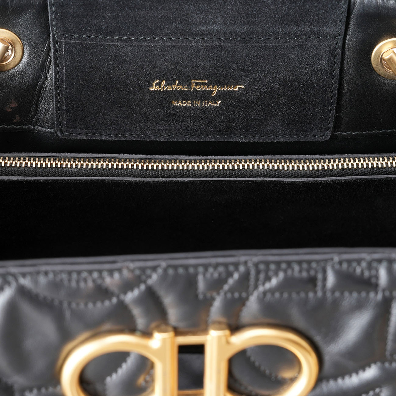 FERRAGAMO(USED)페레가모 간치니 퀼팅 체인 숄더백