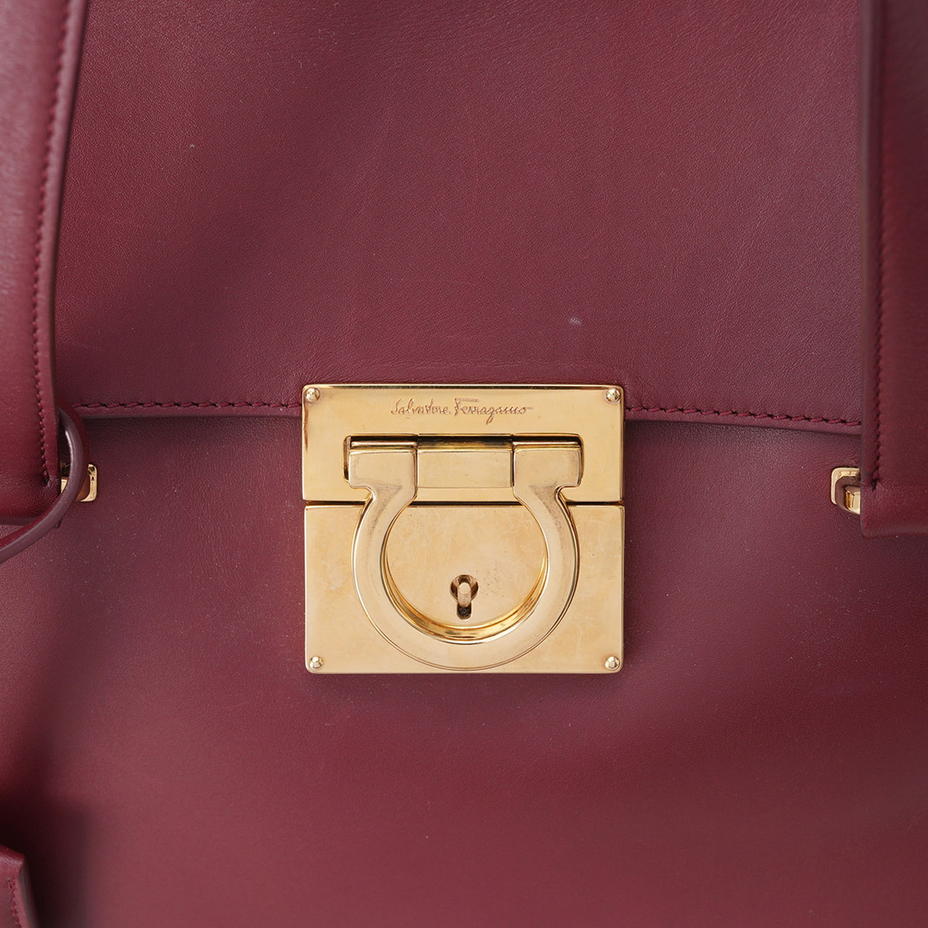 FERRAGAMO(USED)페레가모 간치니 버클 토트백