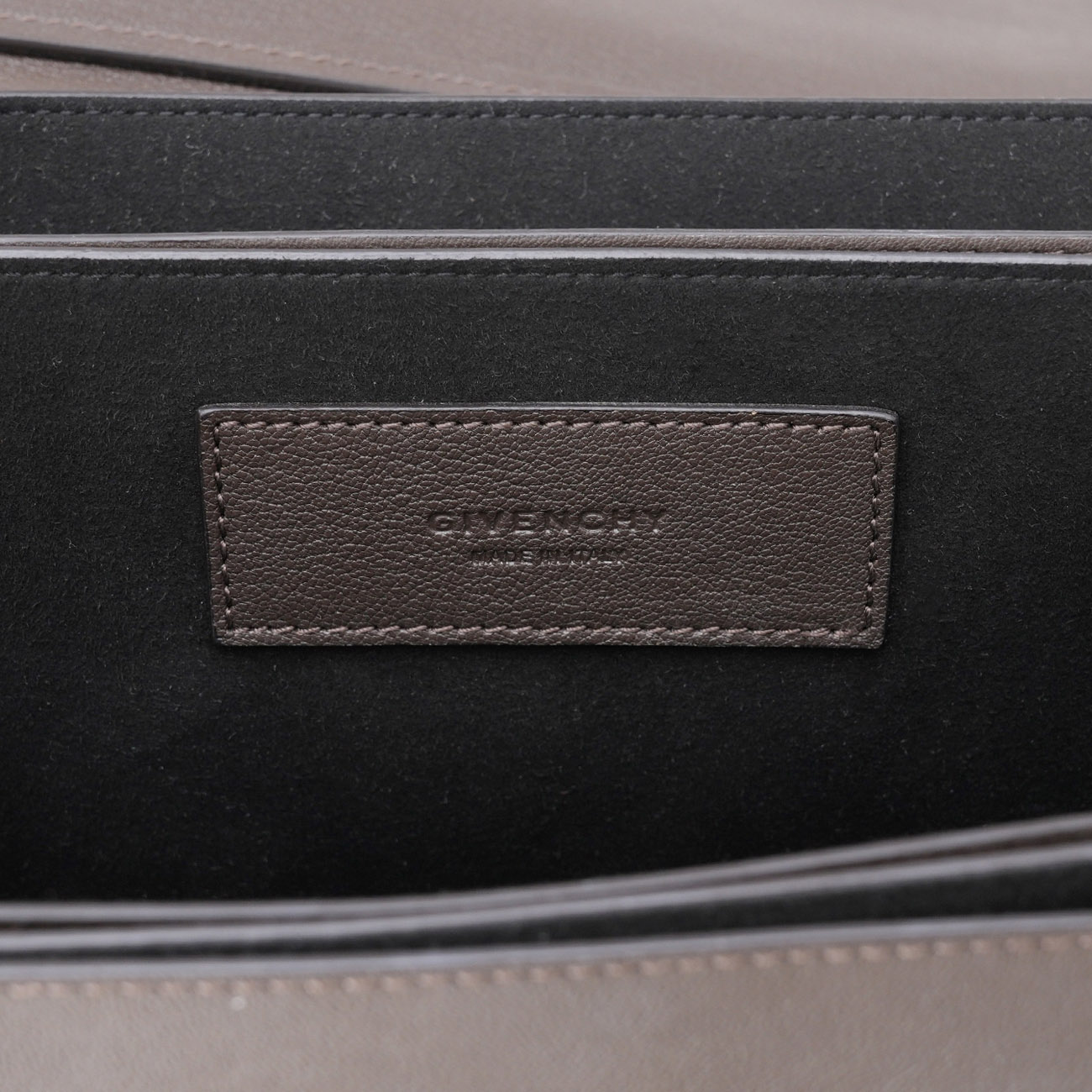 GIVENCHY(USED)지방시 GV3 체인 숄더백
