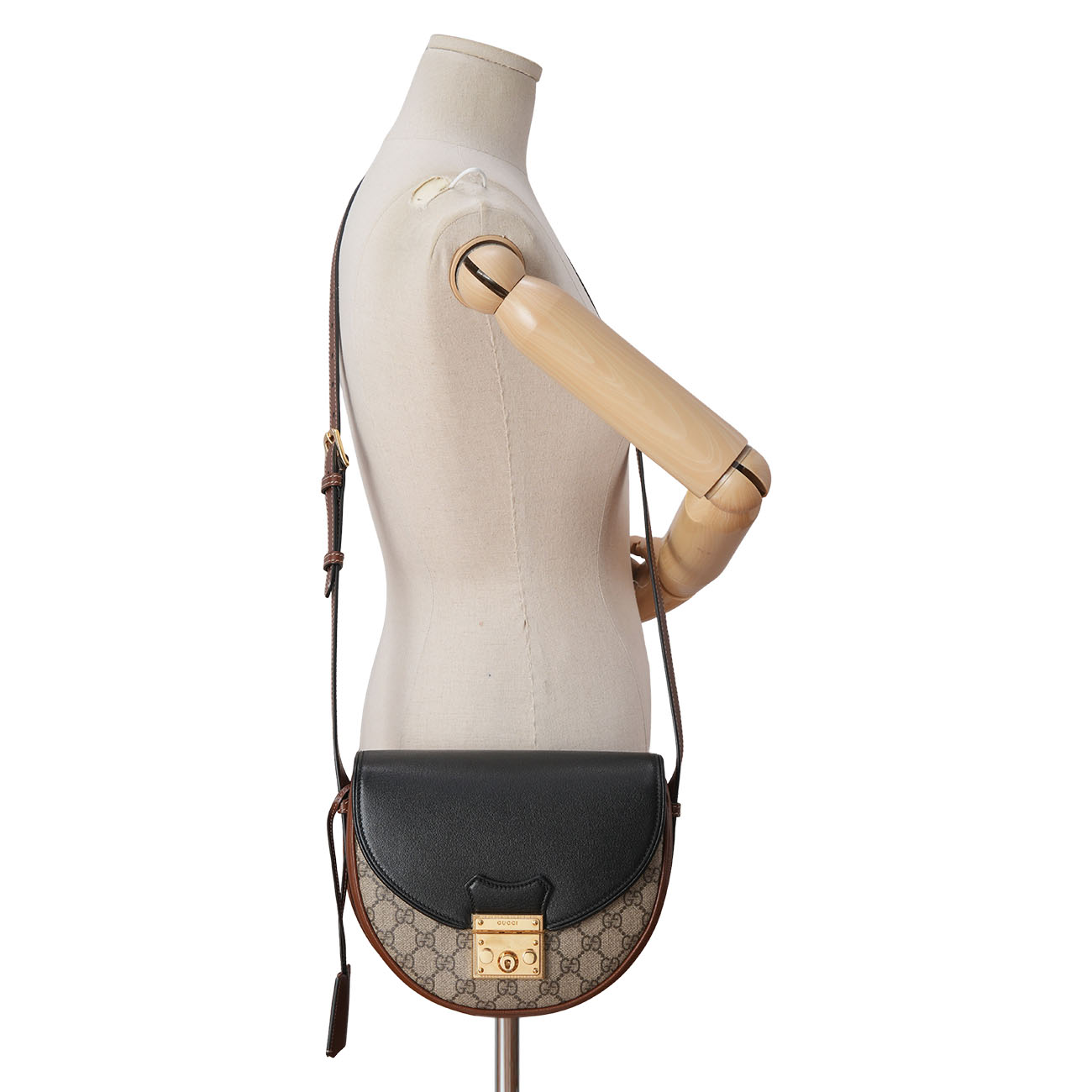 GUCCI(USED)구찌 644524 GG수프림 패드릭 하프문 숄더백