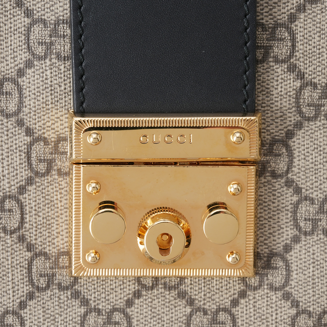 GUCCI(USED)구찌 479197 GG수프림 패드락 체인 숄더백 미듐