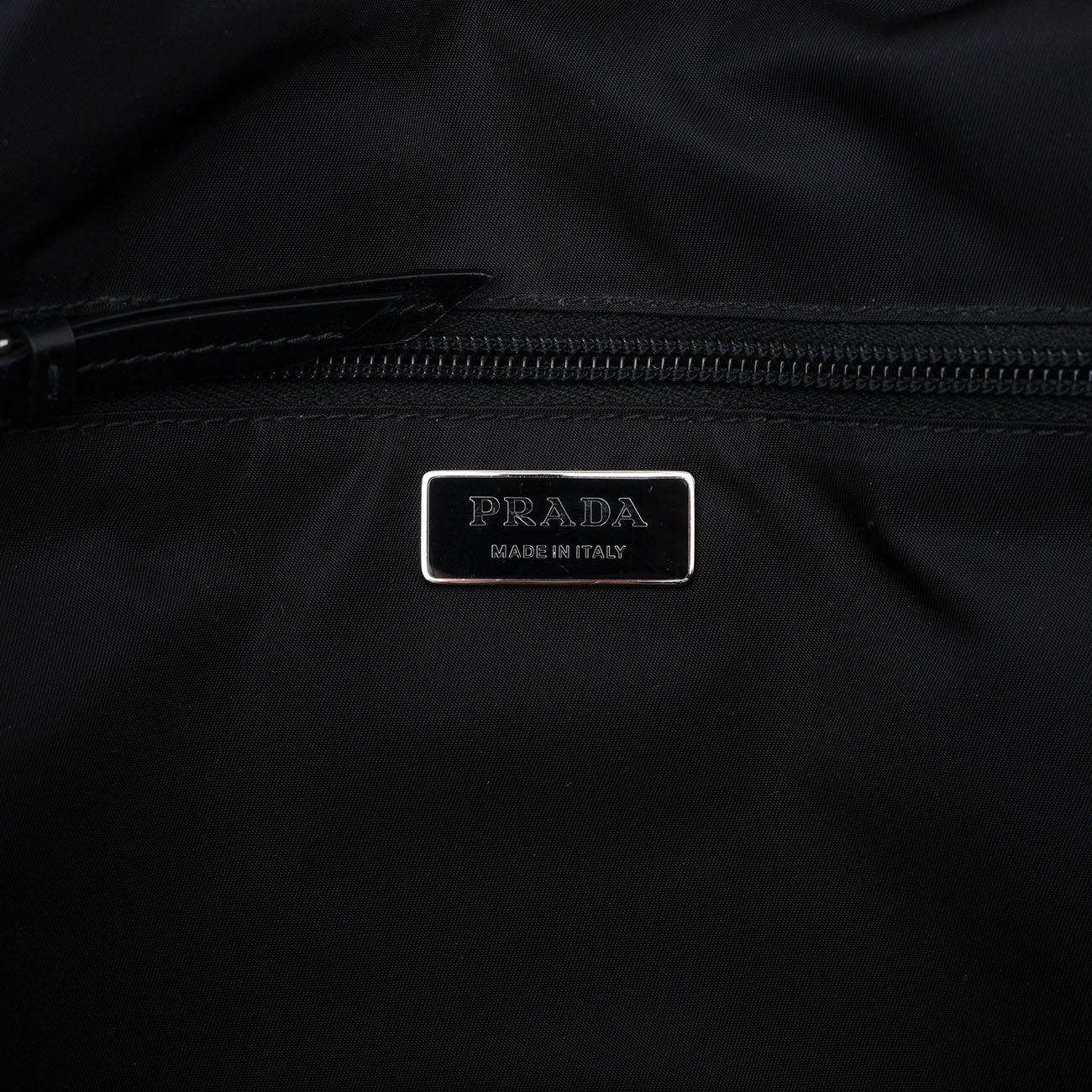 PRADA(USED)프라다 1BD256 트래블러 라지 리나일론 패딩 숄더백