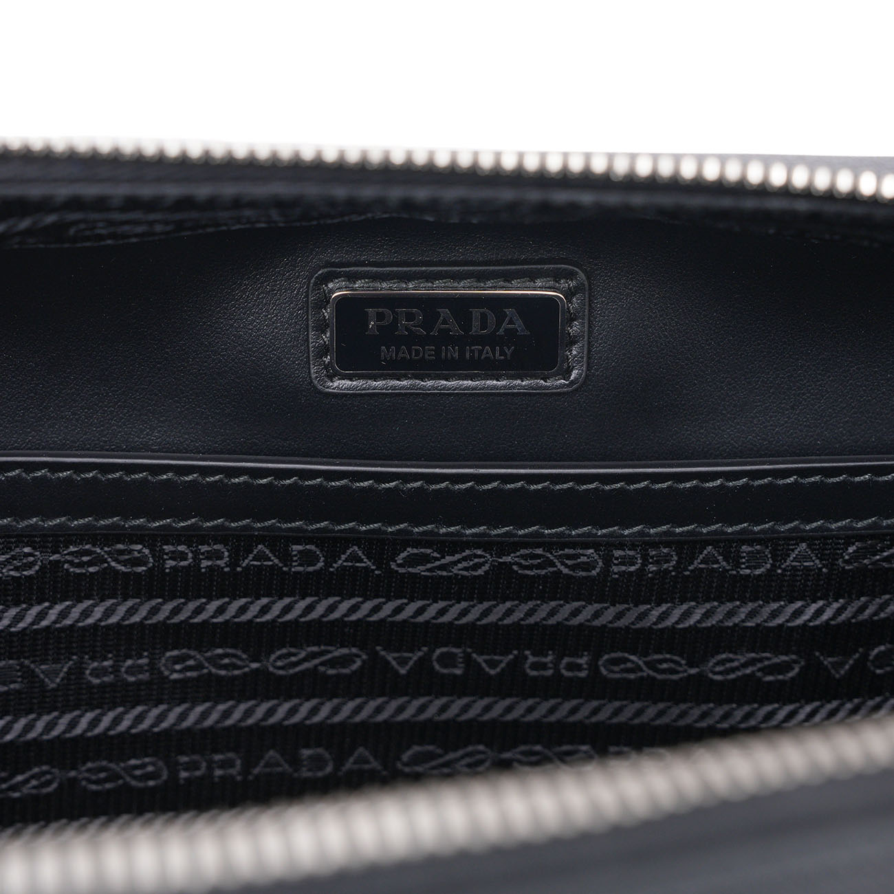 PRADA(USED)프라다 2VH069 사피아노 탑핸들 크로스백 & 에어팟케이스