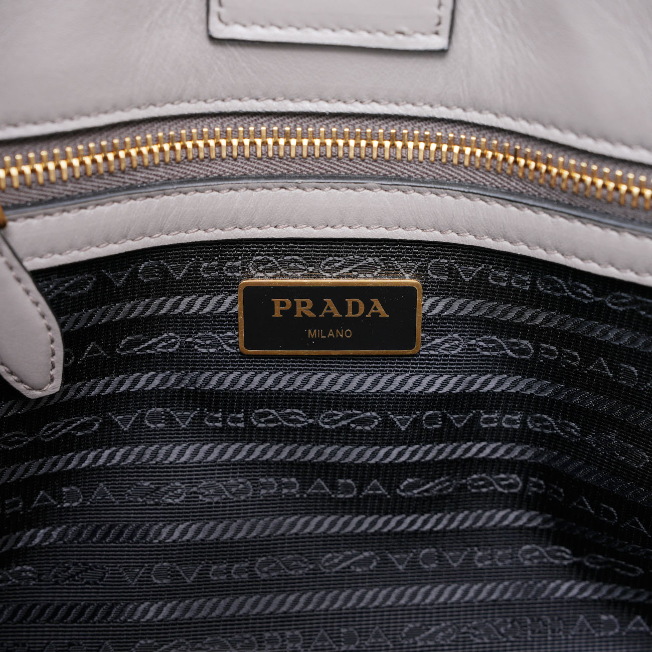 PRADA(USED)프라다 1BA113 사피아노 금장 로고 토트백