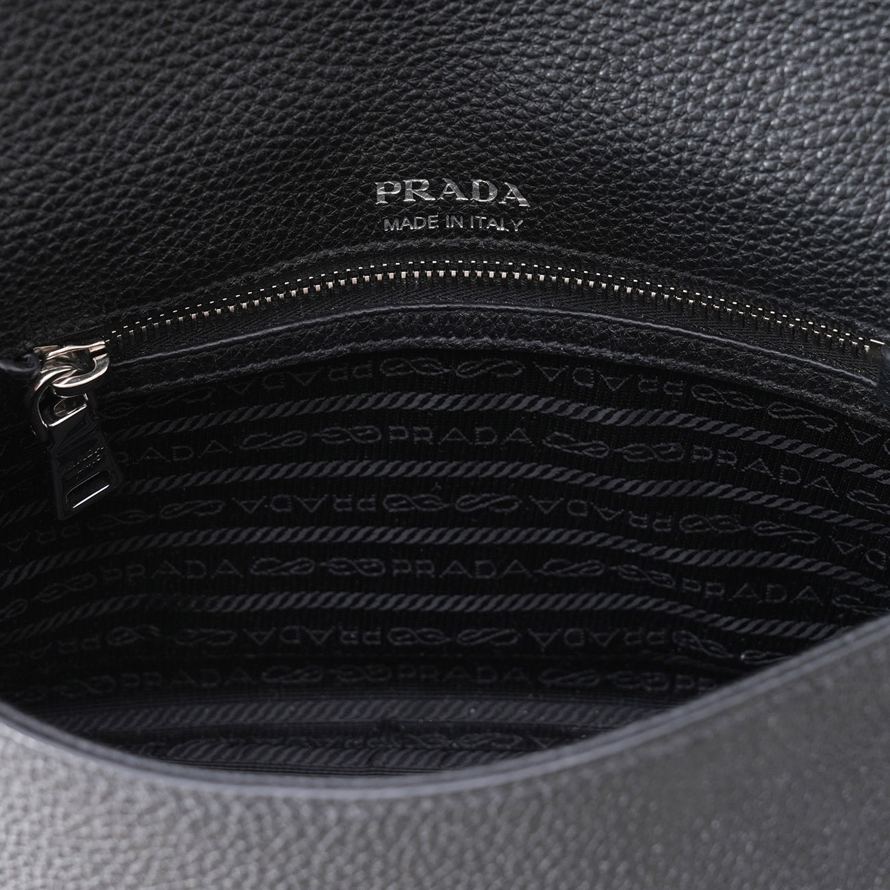 PRADA(USED)프라다 1BD314 비텔로 트라이앵글 로고 플랩 숄더백