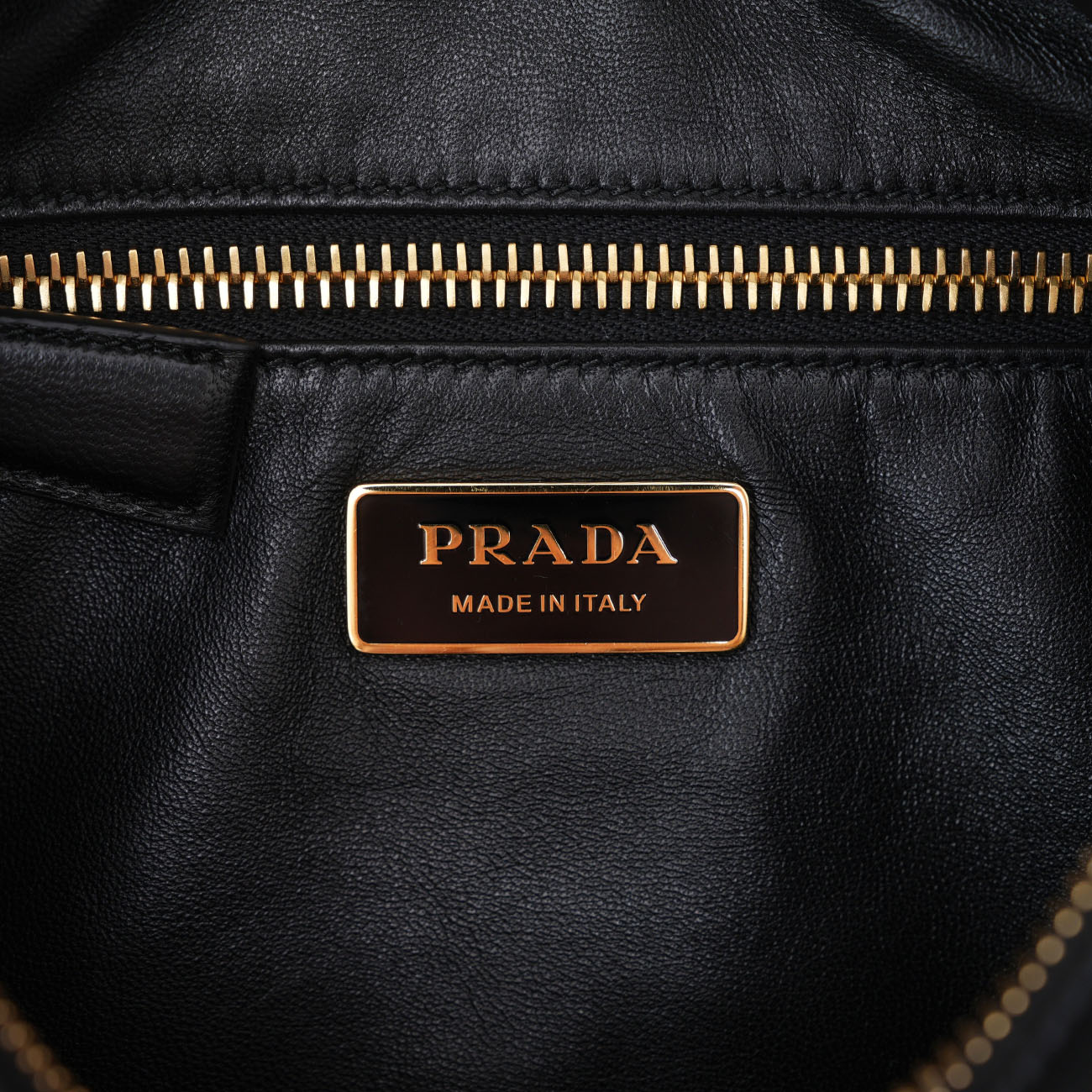 PRADA(USED)프라다 1BC229 에메백 미듐