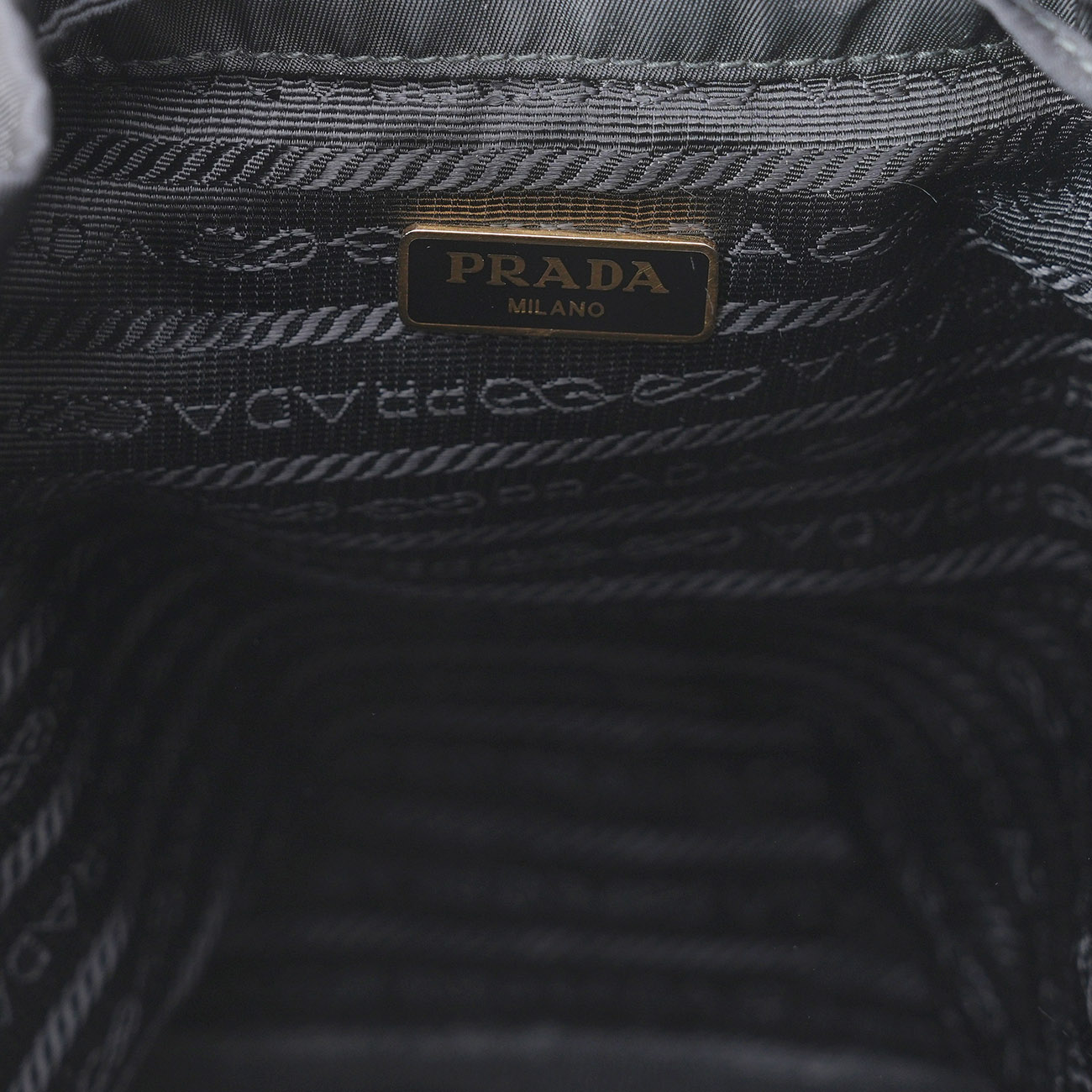 PRADA(USED)프라다 1BH038 나일론 버킷백