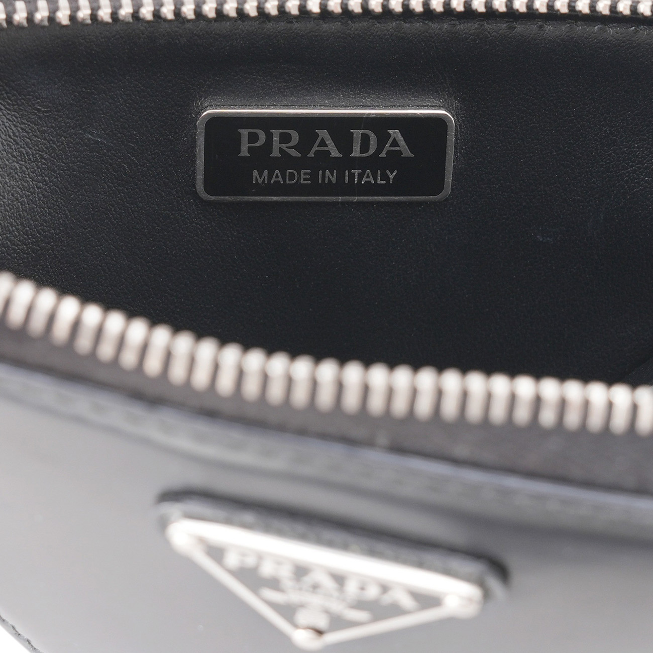 PRADA(USED)프라다 트라이앵글 미니 체인 크로스백
