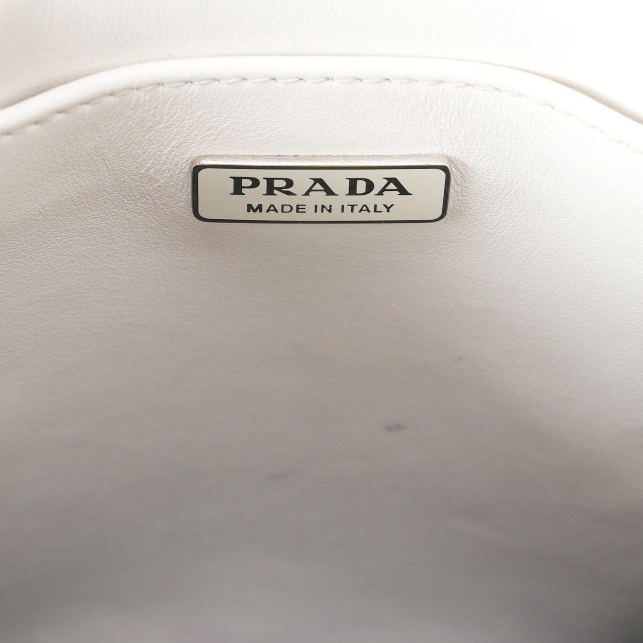 PRADA(USED)프라다 1BA333 엠보싱 로고 탑 핸들백