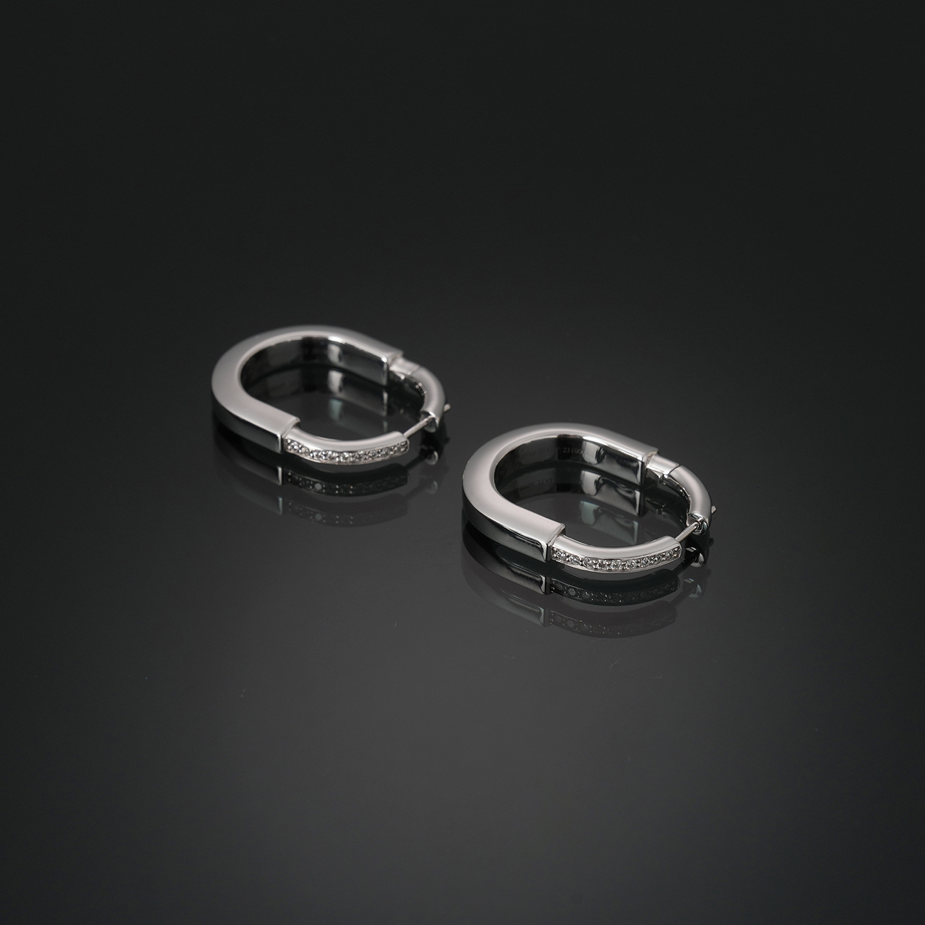 TIFFANY & CO.(USED)티파니 락 다이아 이어링 미듐