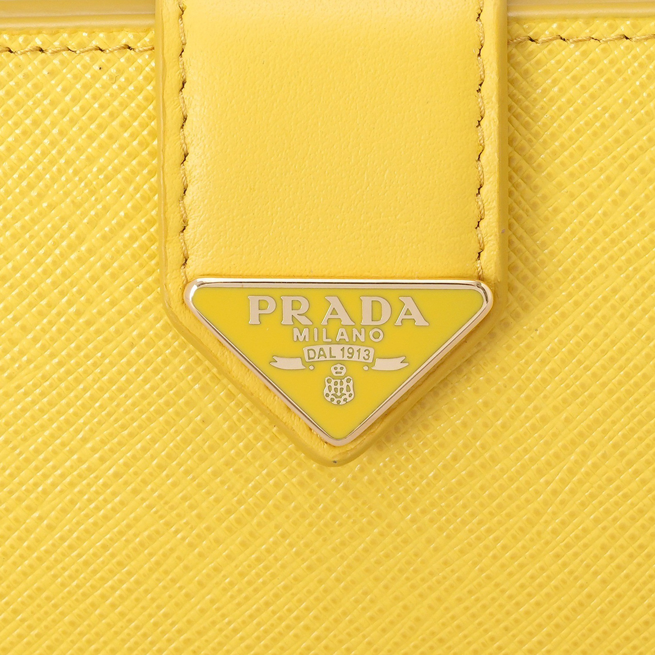 PRADA(USED)프라다 사피아노 트라이앵글 똑딱이 반지갑