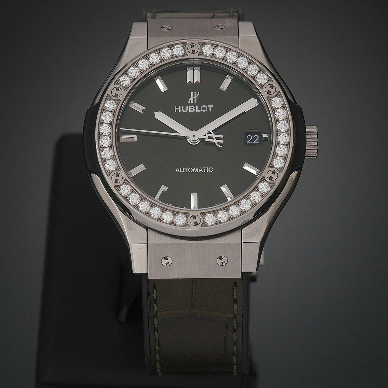 HUBLOT(USED)위블로 다이아몬드 베젤 클래식 퓨전 티타늄 그린 워치