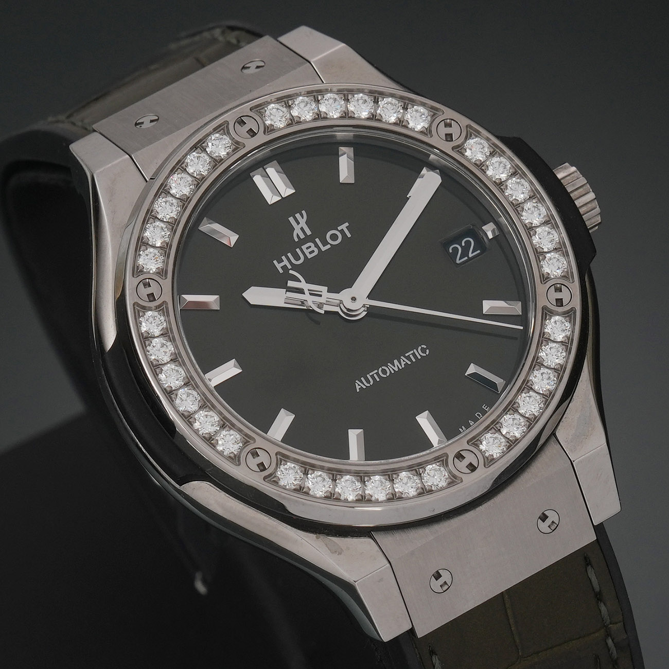 HUBLOT(USED)위블로 다이아몬드 베젤 클래식 퓨전 티타늄 그린 워치