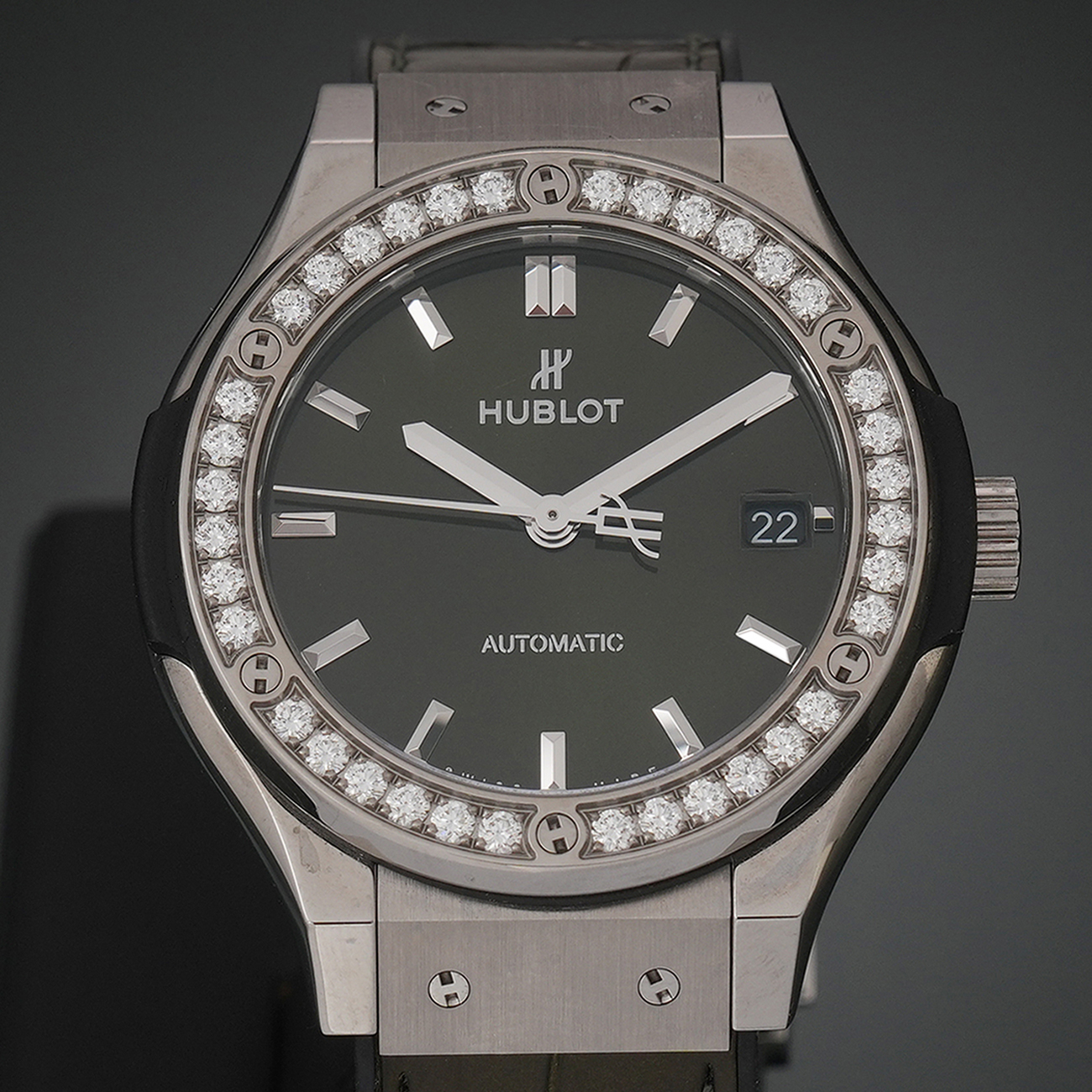 HUBLOT(USED)위블로 다이아몬드 베젤 클래식 퓨전 티타늄 그린 워치